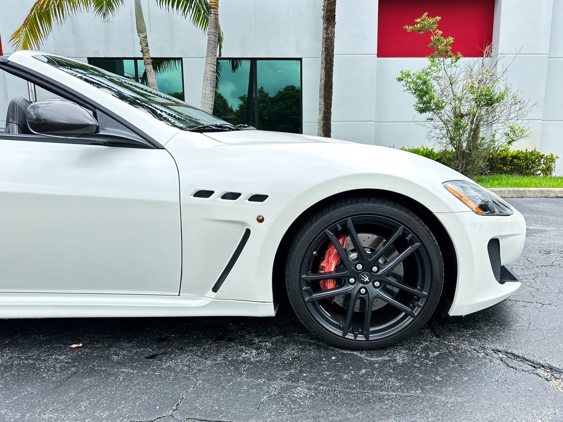 Used-2014-Maserati-GranTurismo-MC-Convertible