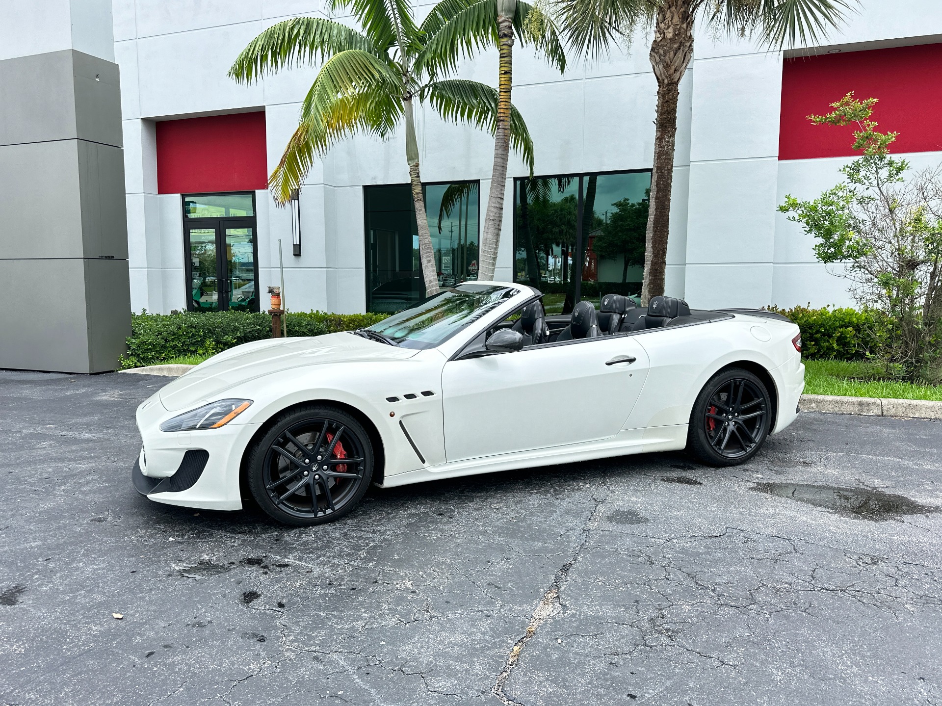 Used-2014-Maserati-GranTurismo-MC-Convertible