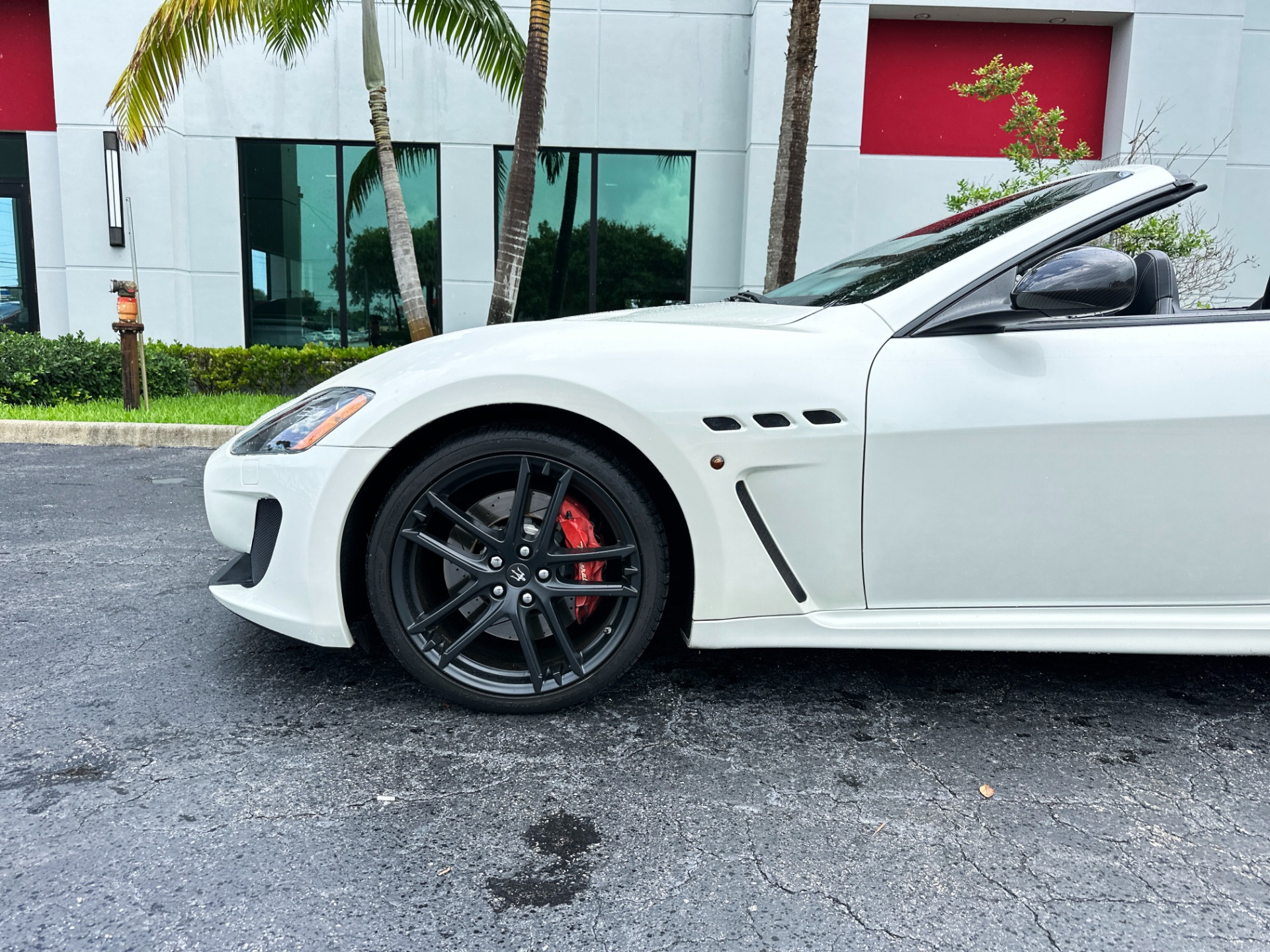 Used-2014-Maserati-GranTurismo-MC-Convertible