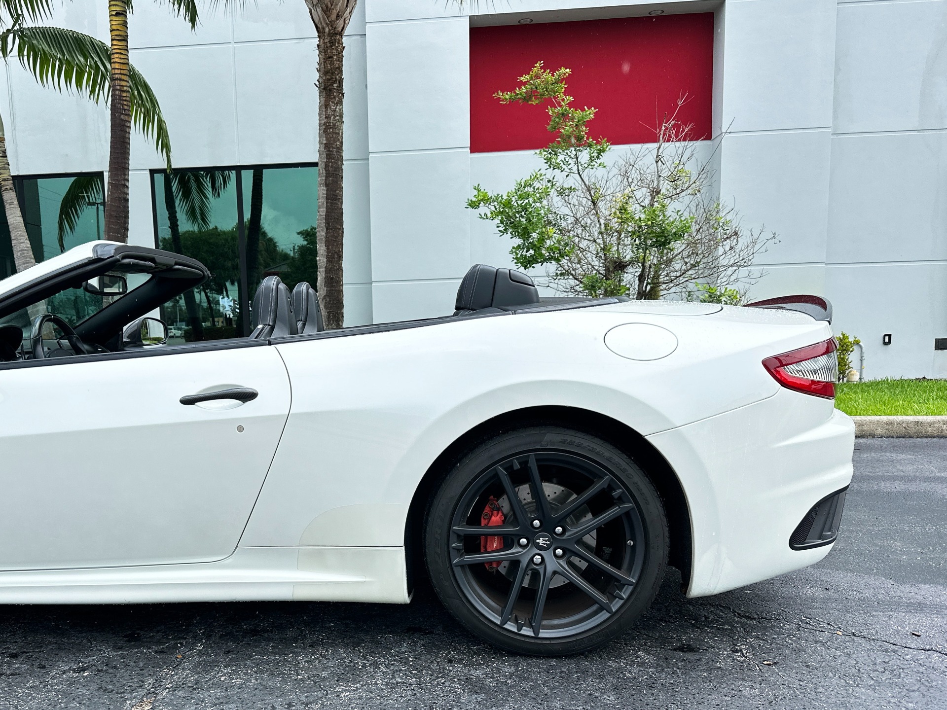 Used-2014-Maserati-GranTurismo-MC-Convertible