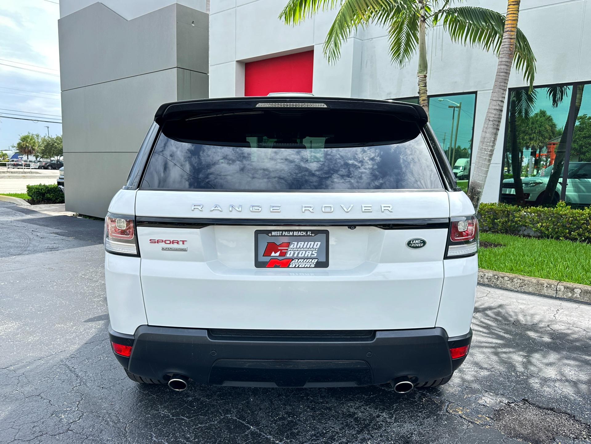 Used-2014-Land-Rover-Range-Rover-Sport-Supercharged