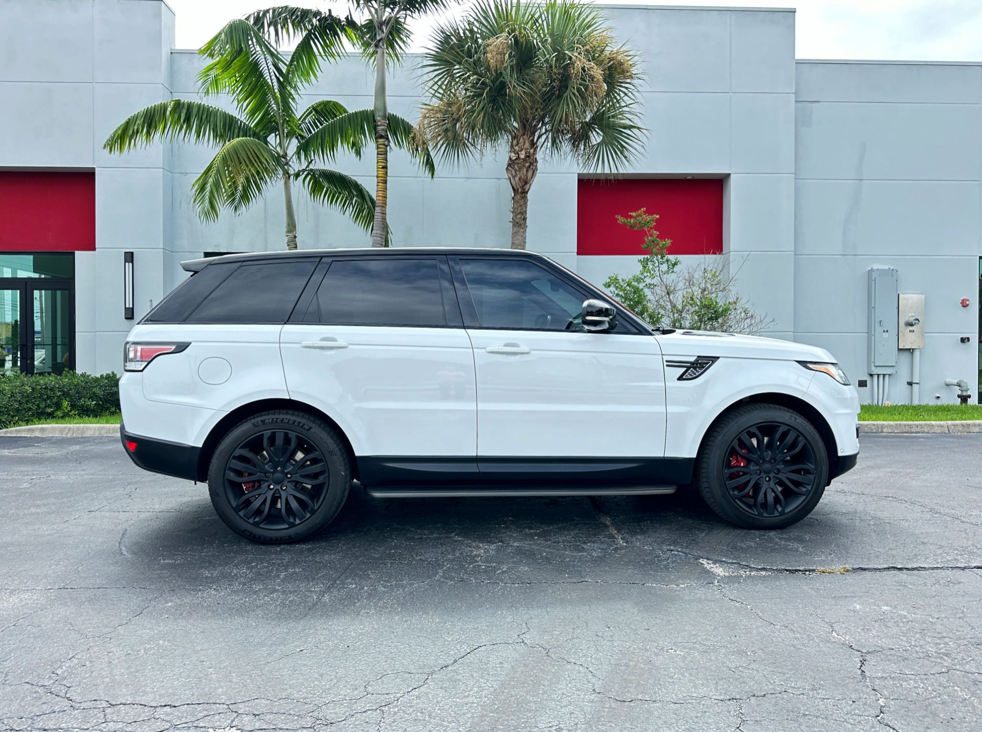 Used-2014-Land-Rover-Range-Rover-Sport-Supercharged
