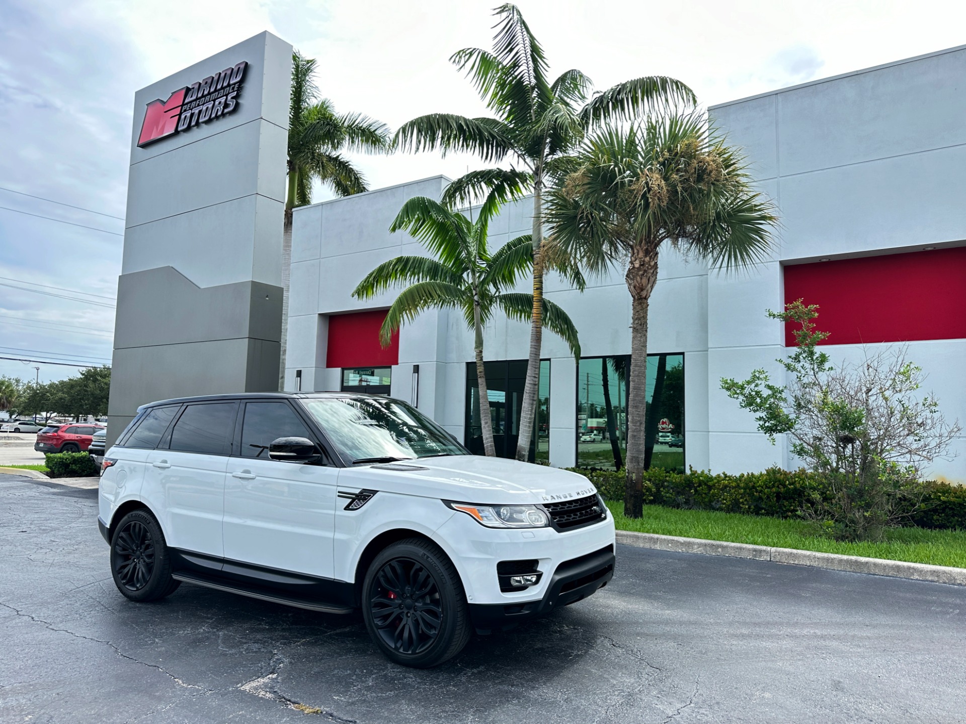 Used-2014-Land-Rover-Range-Rover-Sport-Supercharged