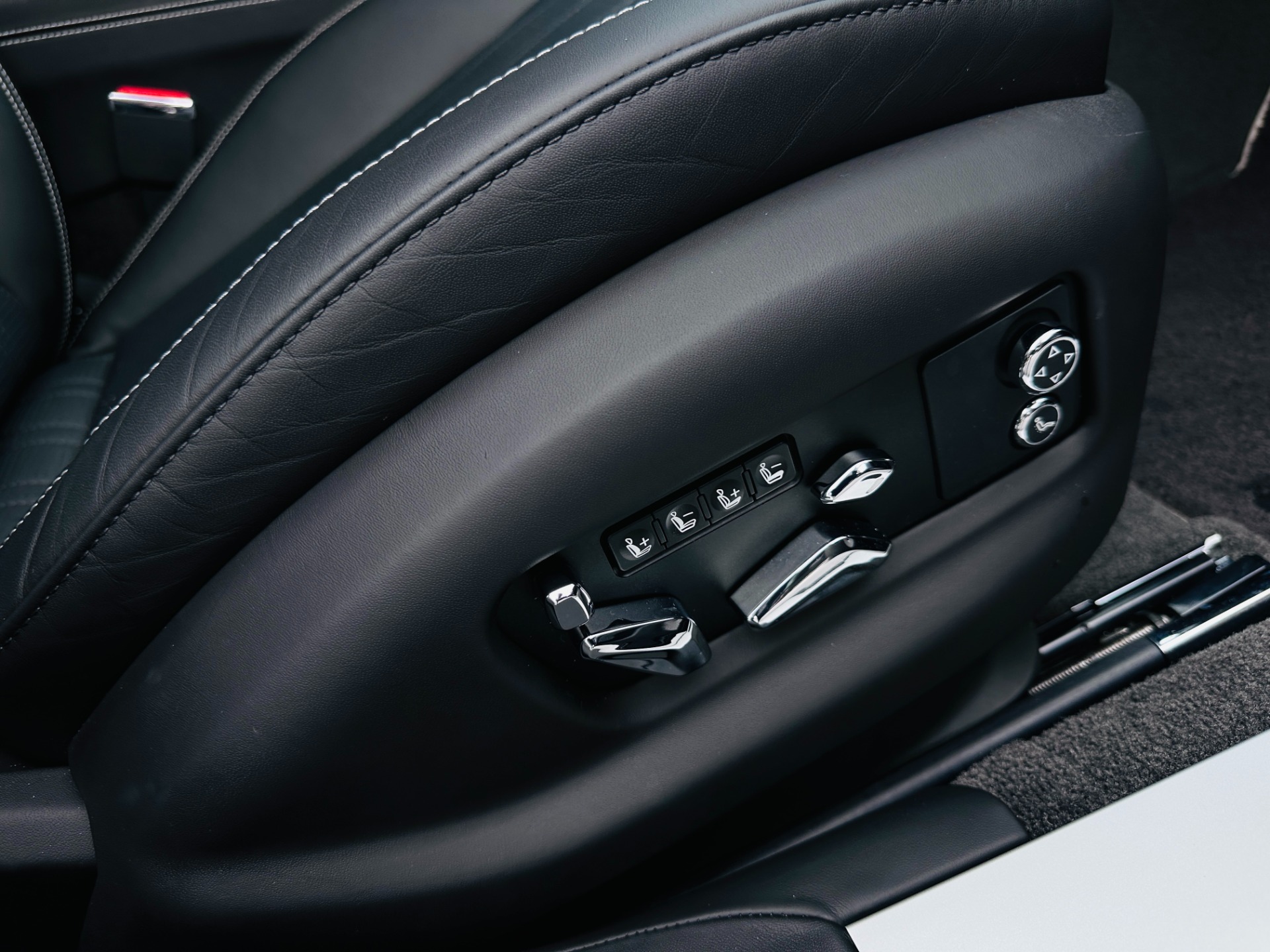 Used-2022-Bentley-Flying-Spur-W12