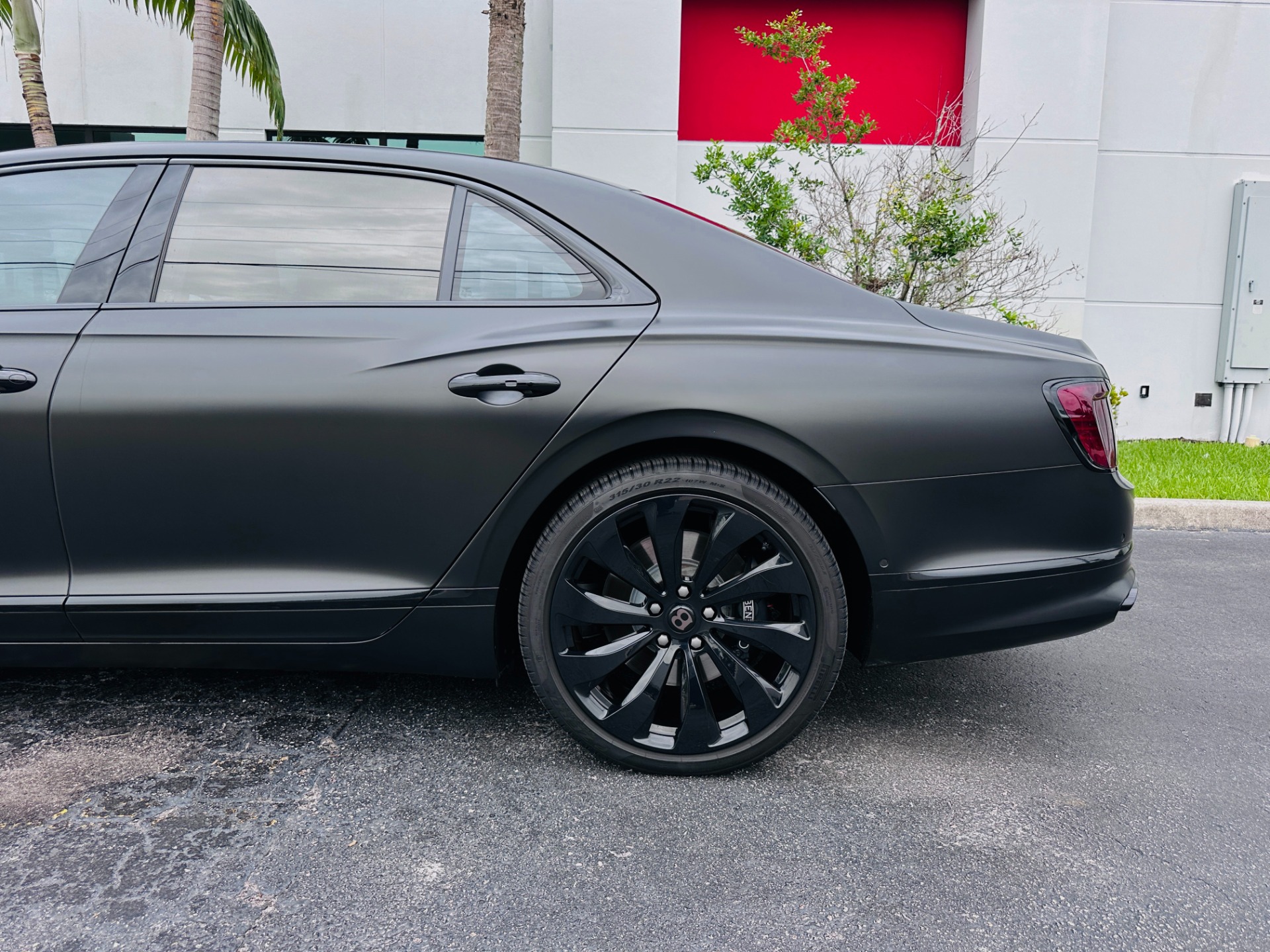Used-2022-Bentley-Flying-Spur-W12