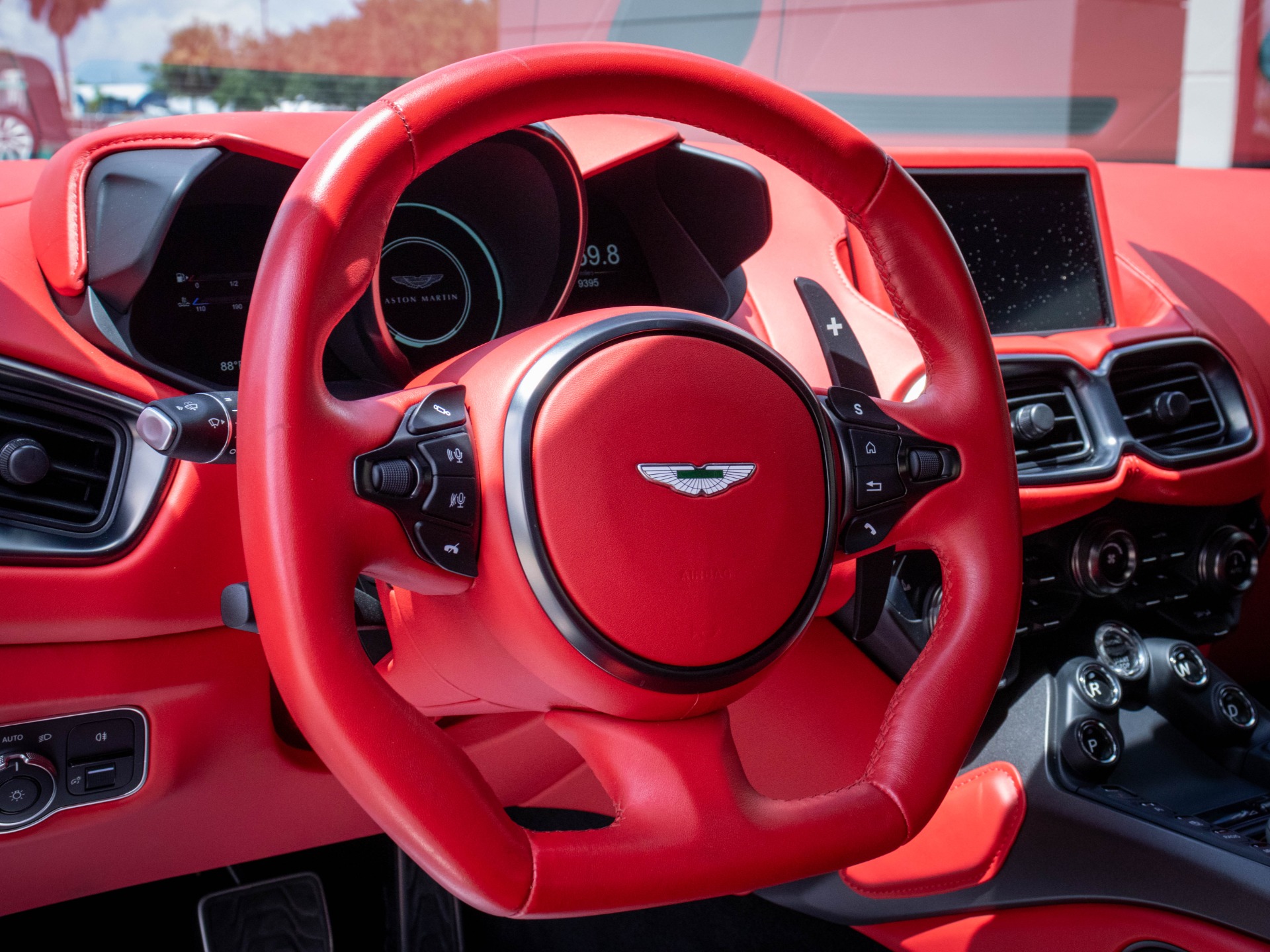 Used-2022-Aston-Martin-Vantage