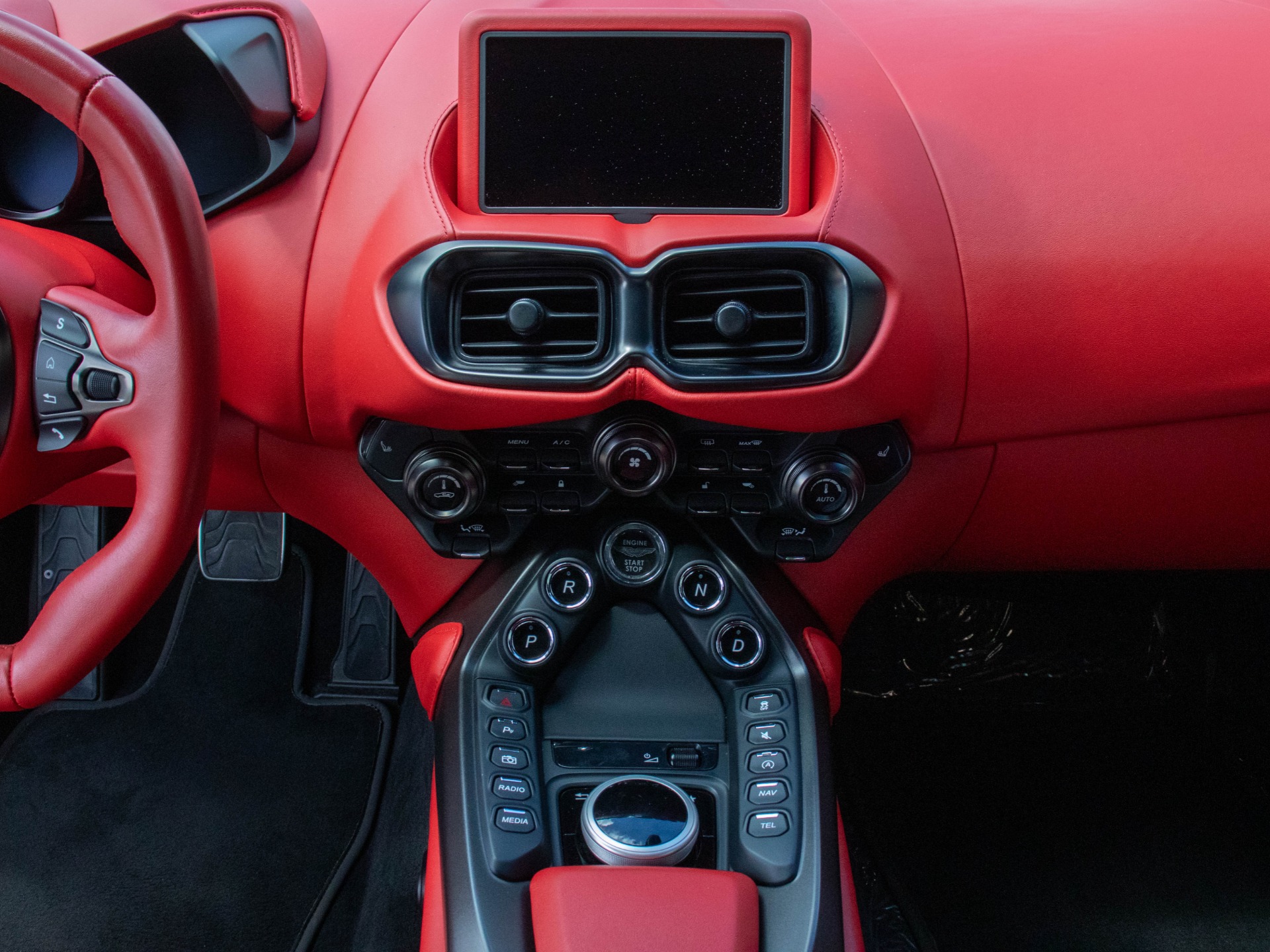 Used-2022-Aston-Martin-Vantage
