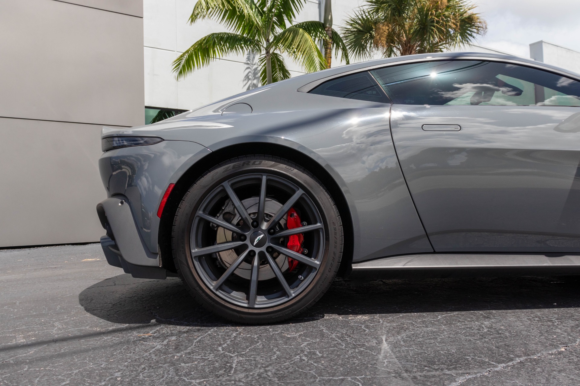 Used-2022-Aston-Martin-Vantage