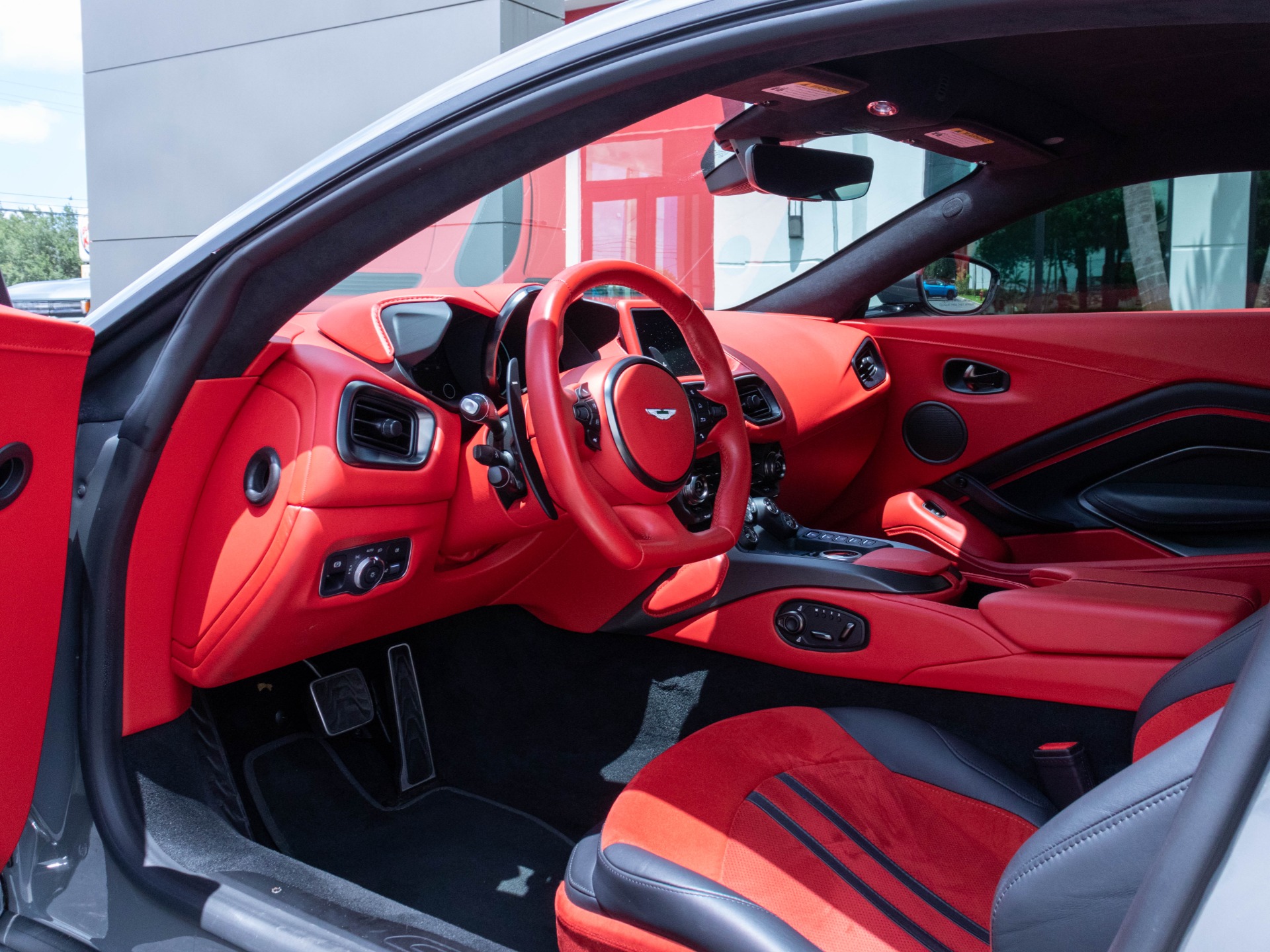 Used-2022-Aston-Martin-Vantage
