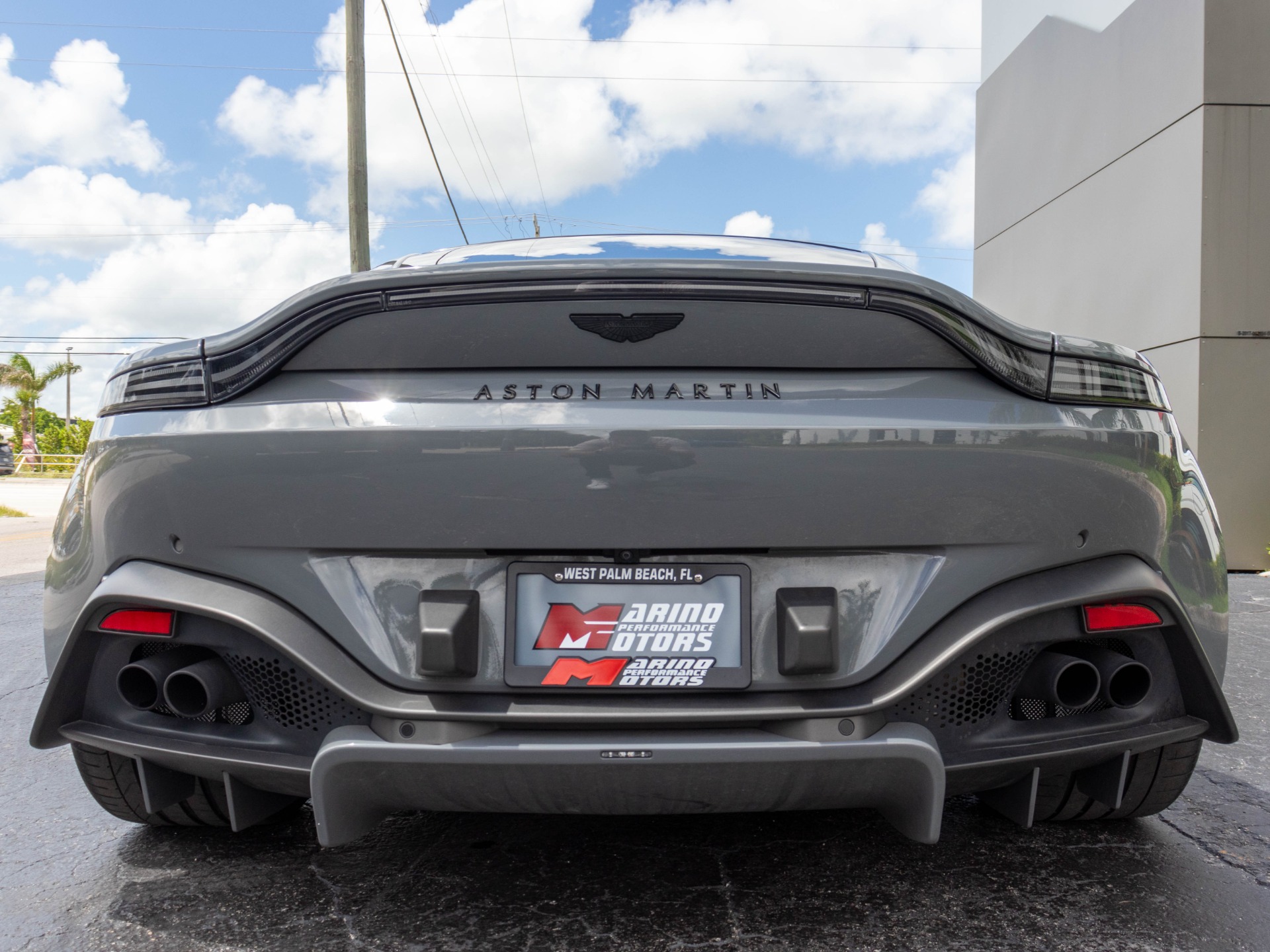 Used-2022-Aston-Martin-Vantage