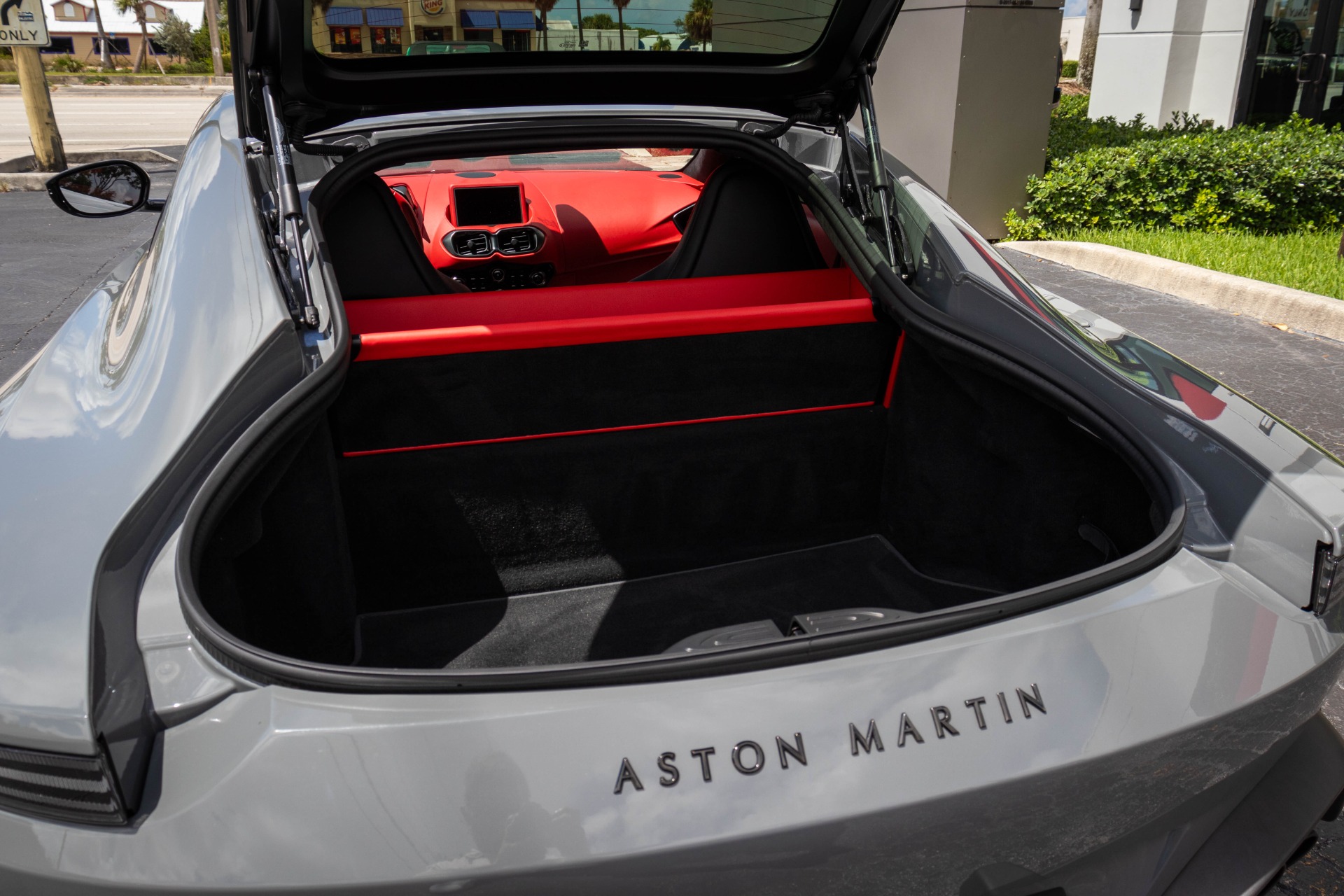 Used-2022-Aston-Martin-Vantage