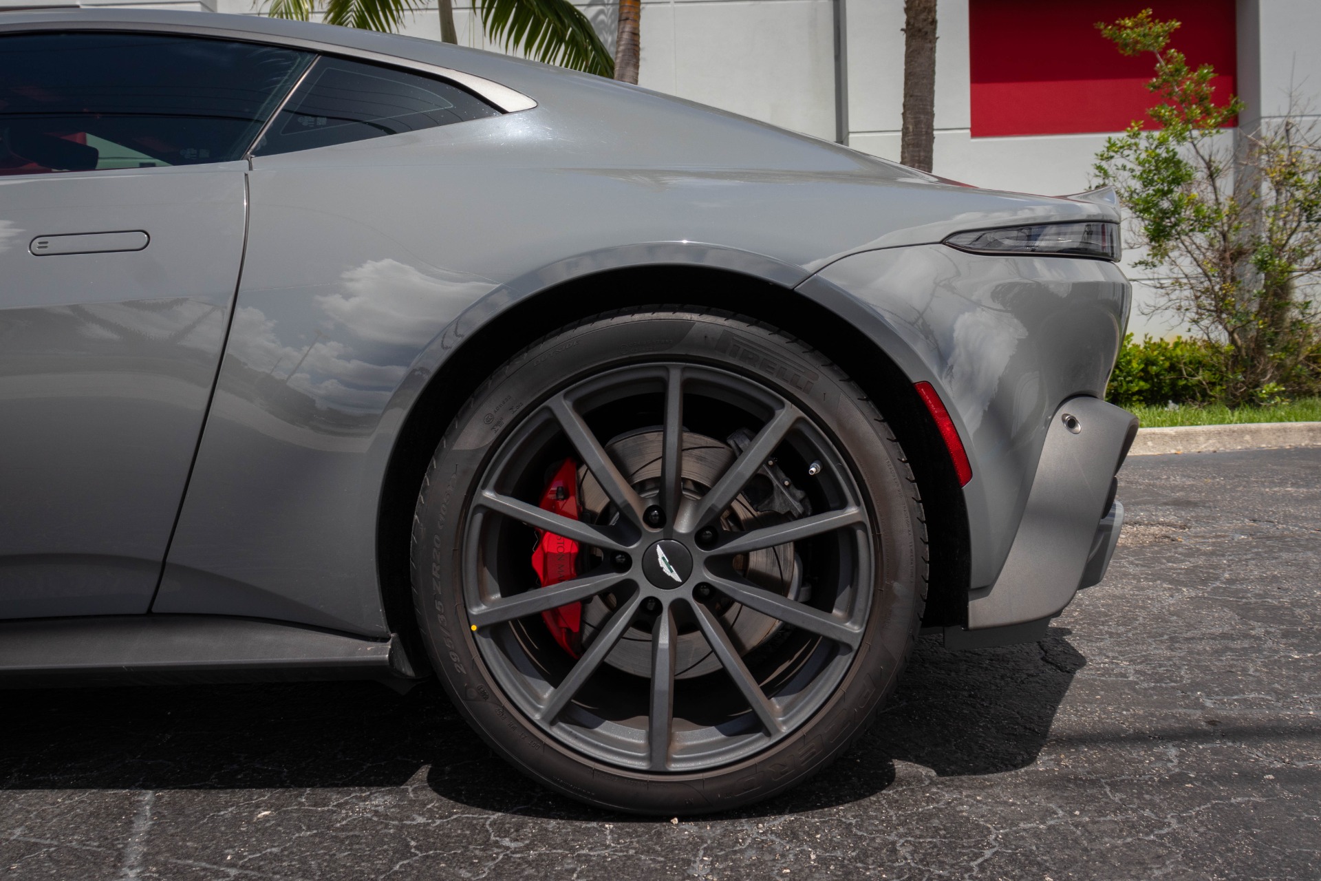 Used-2022-Aston-Martin-Vantage