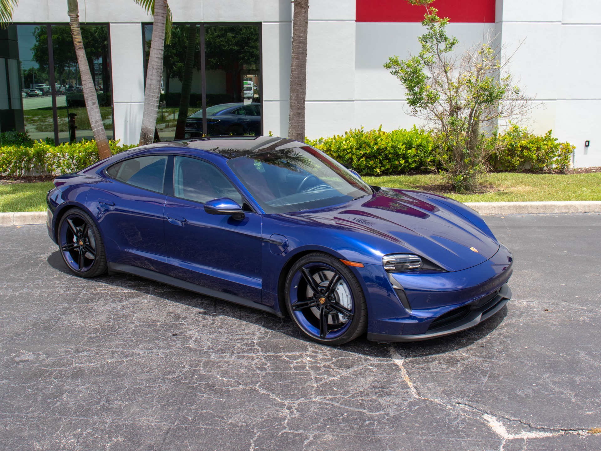 Used-2021-Porsche-Taycan