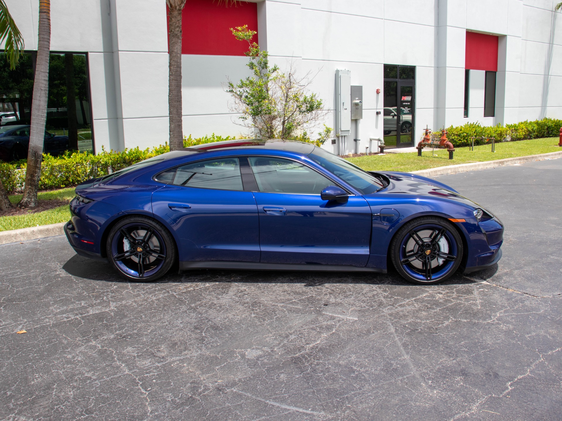 Used-2021-Porsche-Taycan
