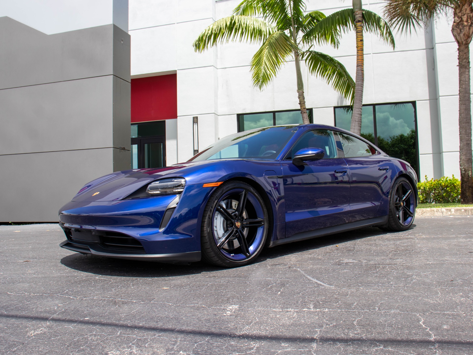 Used-2021-Porsche-Taycan