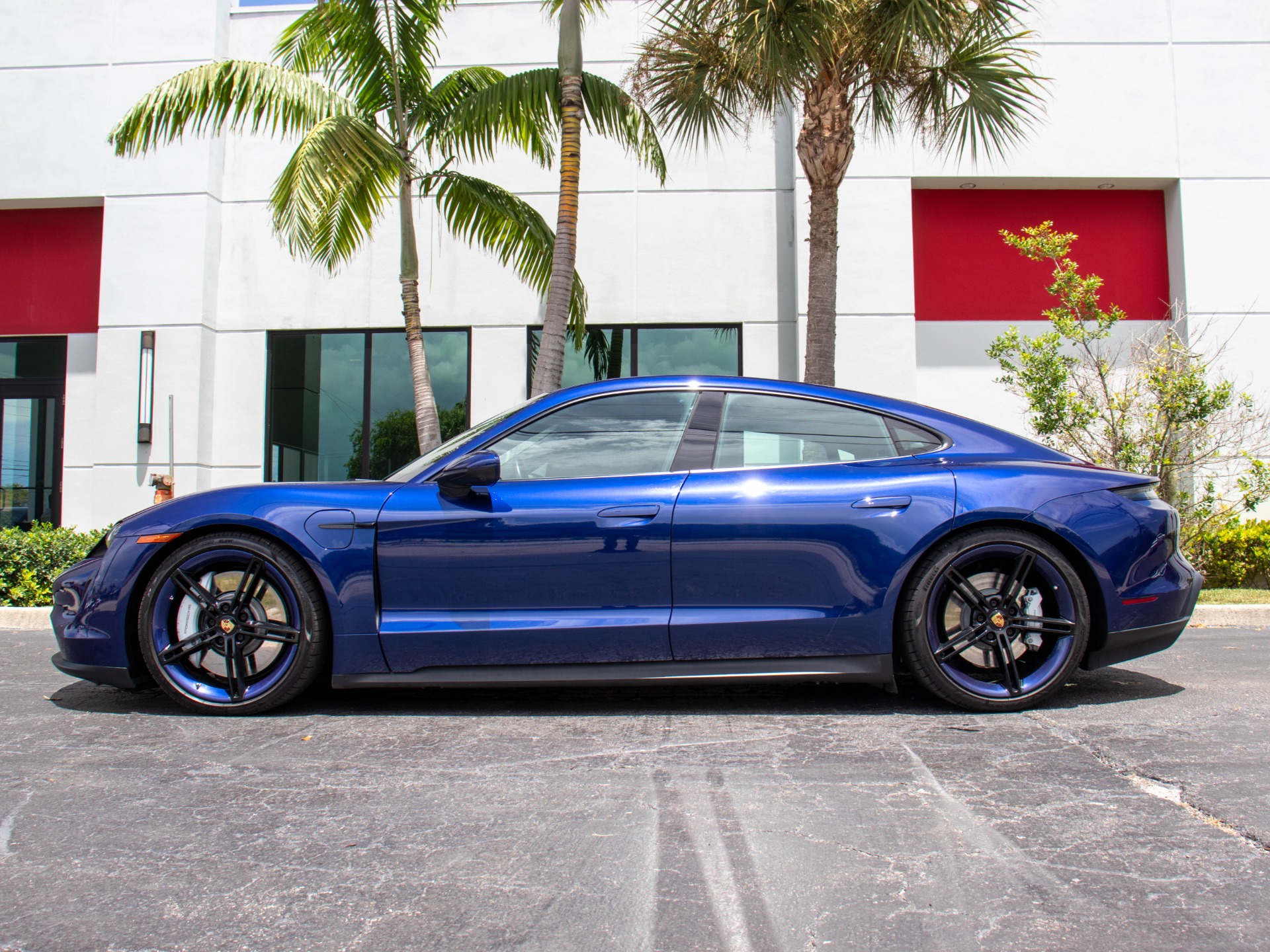 Used-2021-Porsche-Taycan