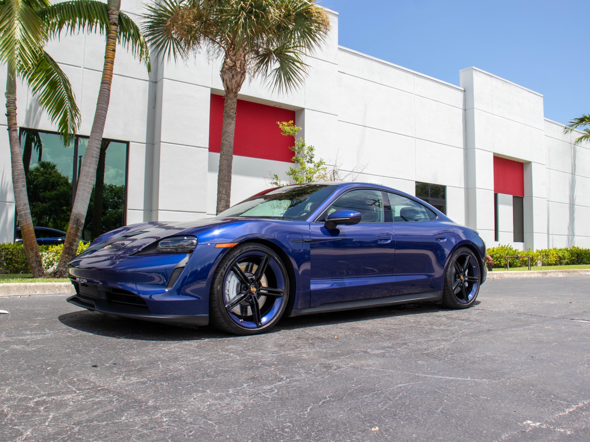 Used-2021-Porsche-Taycan