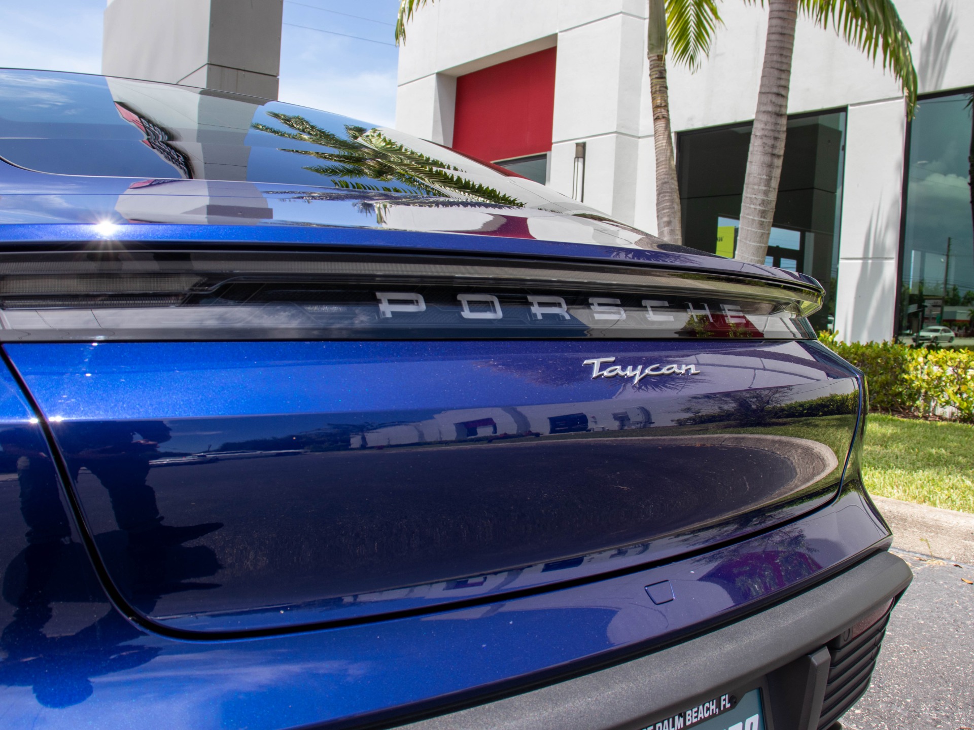 Used-2021-Porsche-Taycan