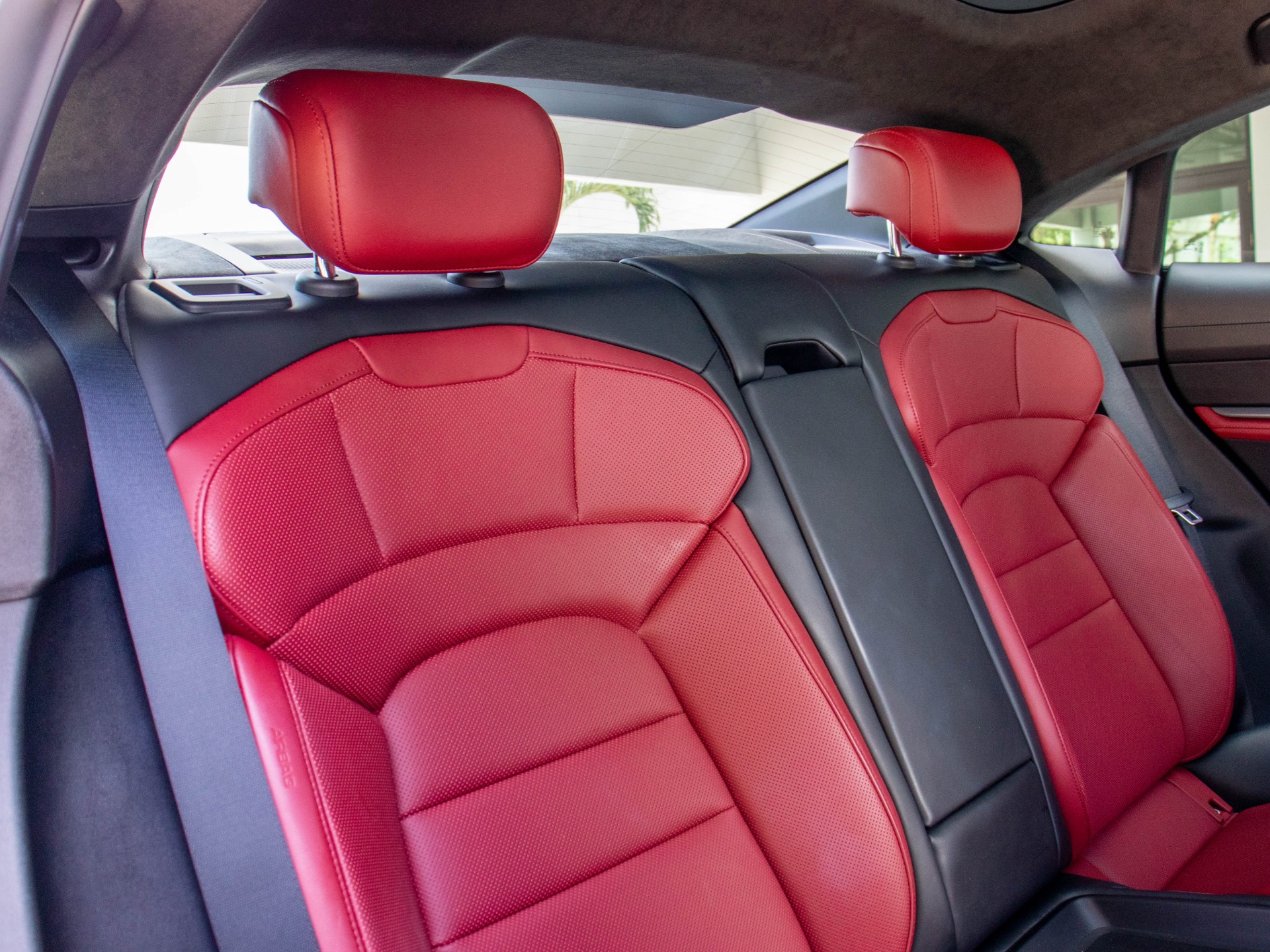 Used-2021-Porsche-Taycan