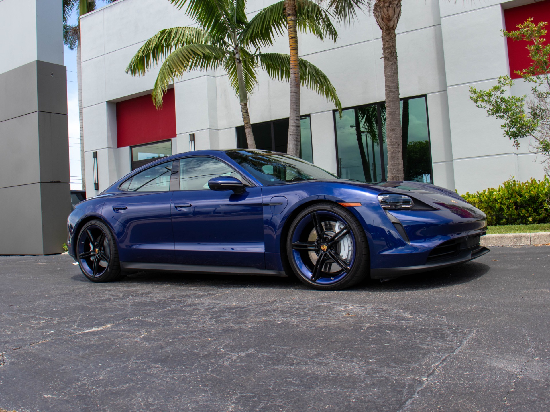 Used-2021-Porsche-Taycan