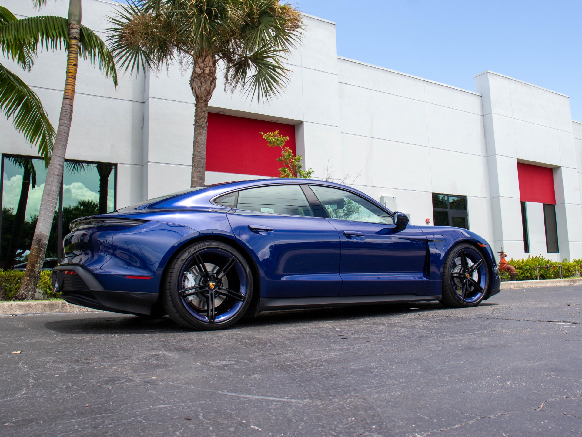 Used-2021-Porsche-Taycan