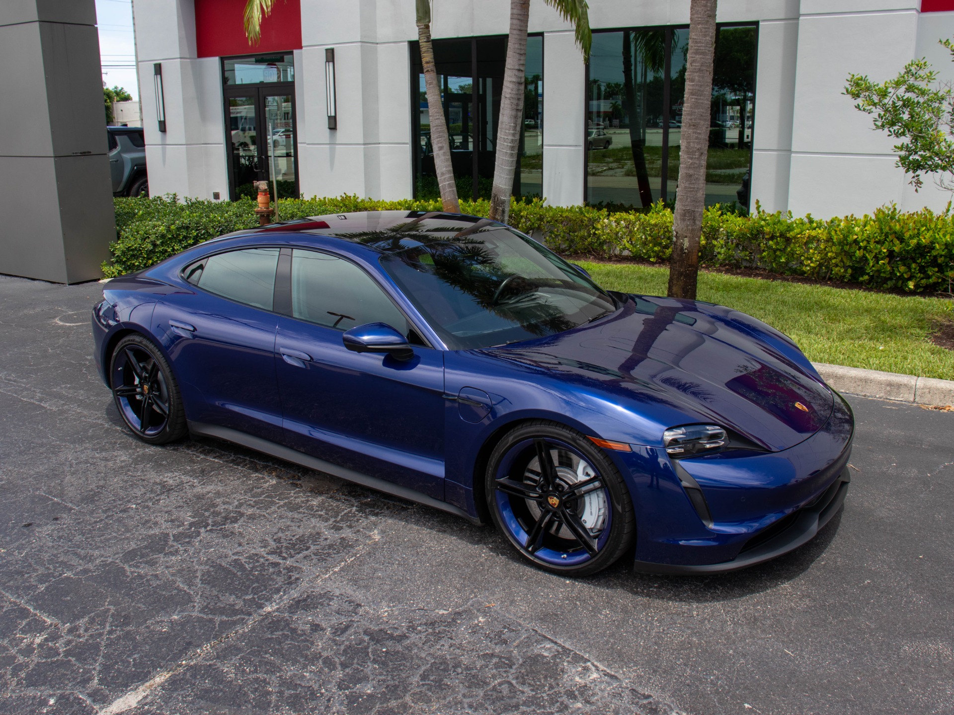 Used-2021-Porsche-Taycan