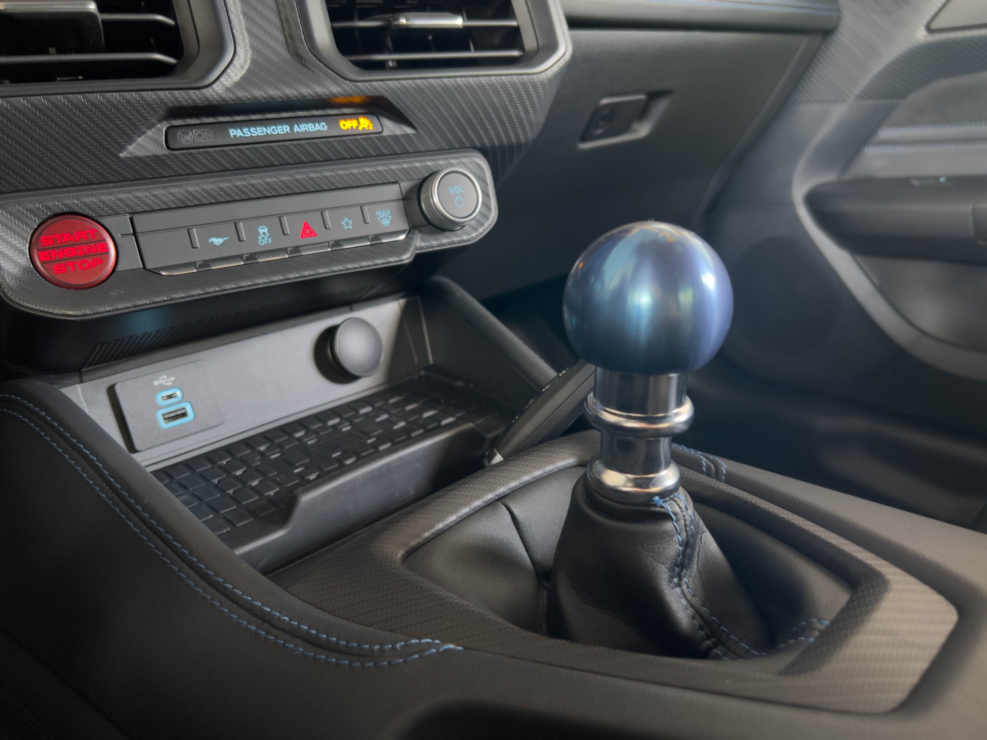 Used-2024-Ford-Mustang-Dark-Horse