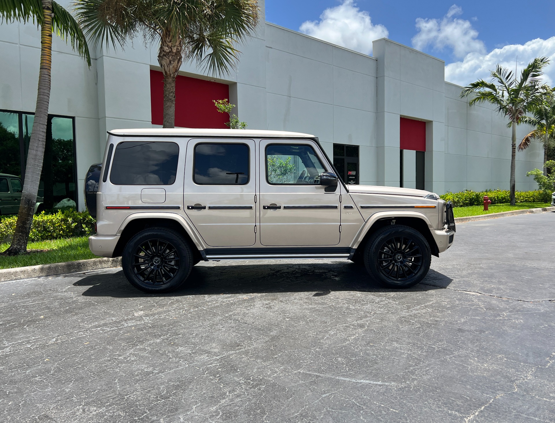 Used-2022-Mercedes-Benz-G-Class-G-550