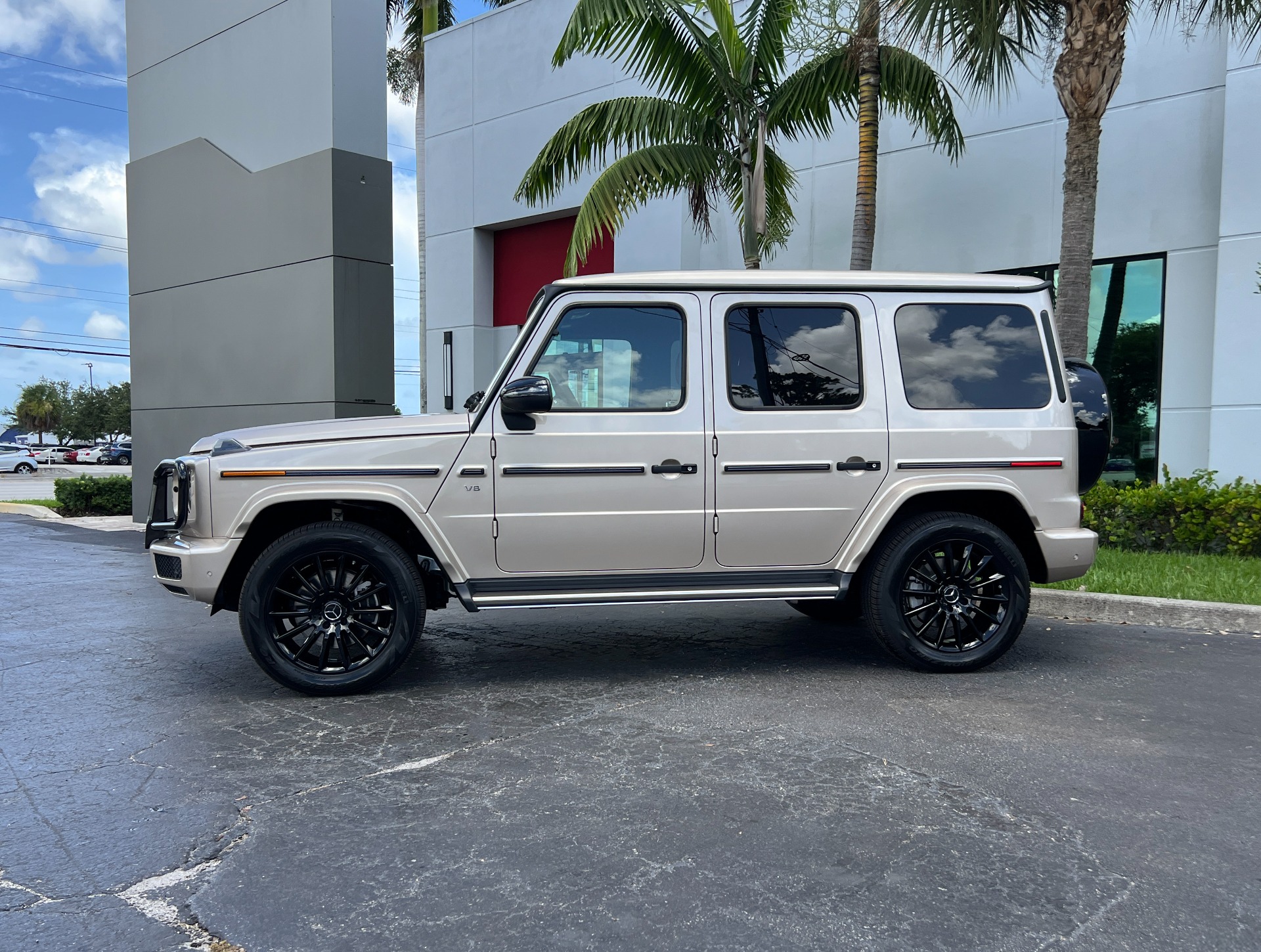 Used-2022-Mercedes-Benz-G-Class-G-550