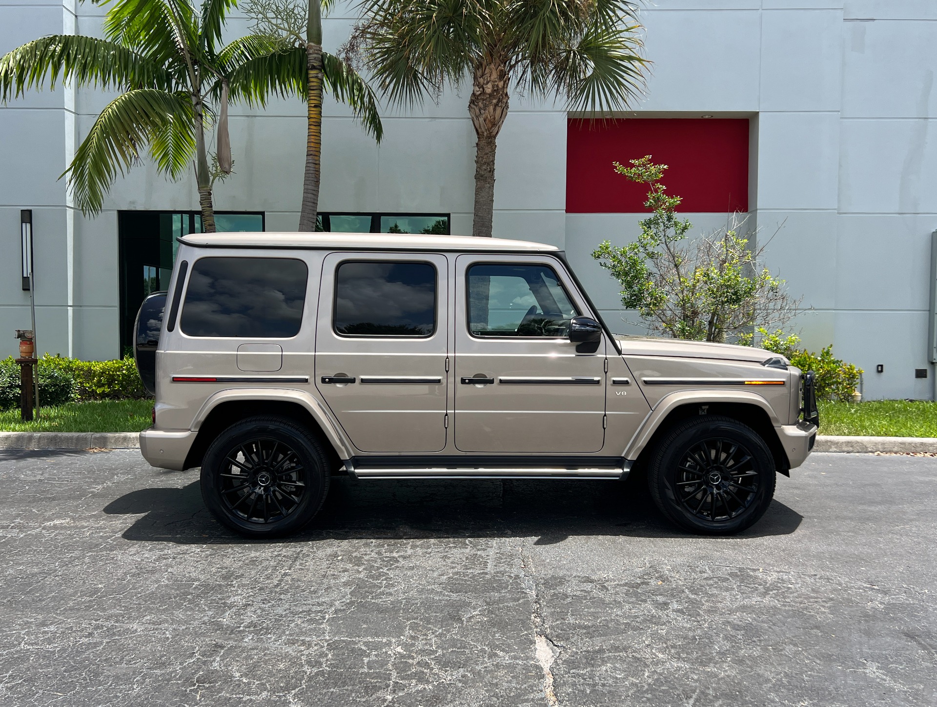 Used-2022-Mercedes-Benz-G-Class-G-550