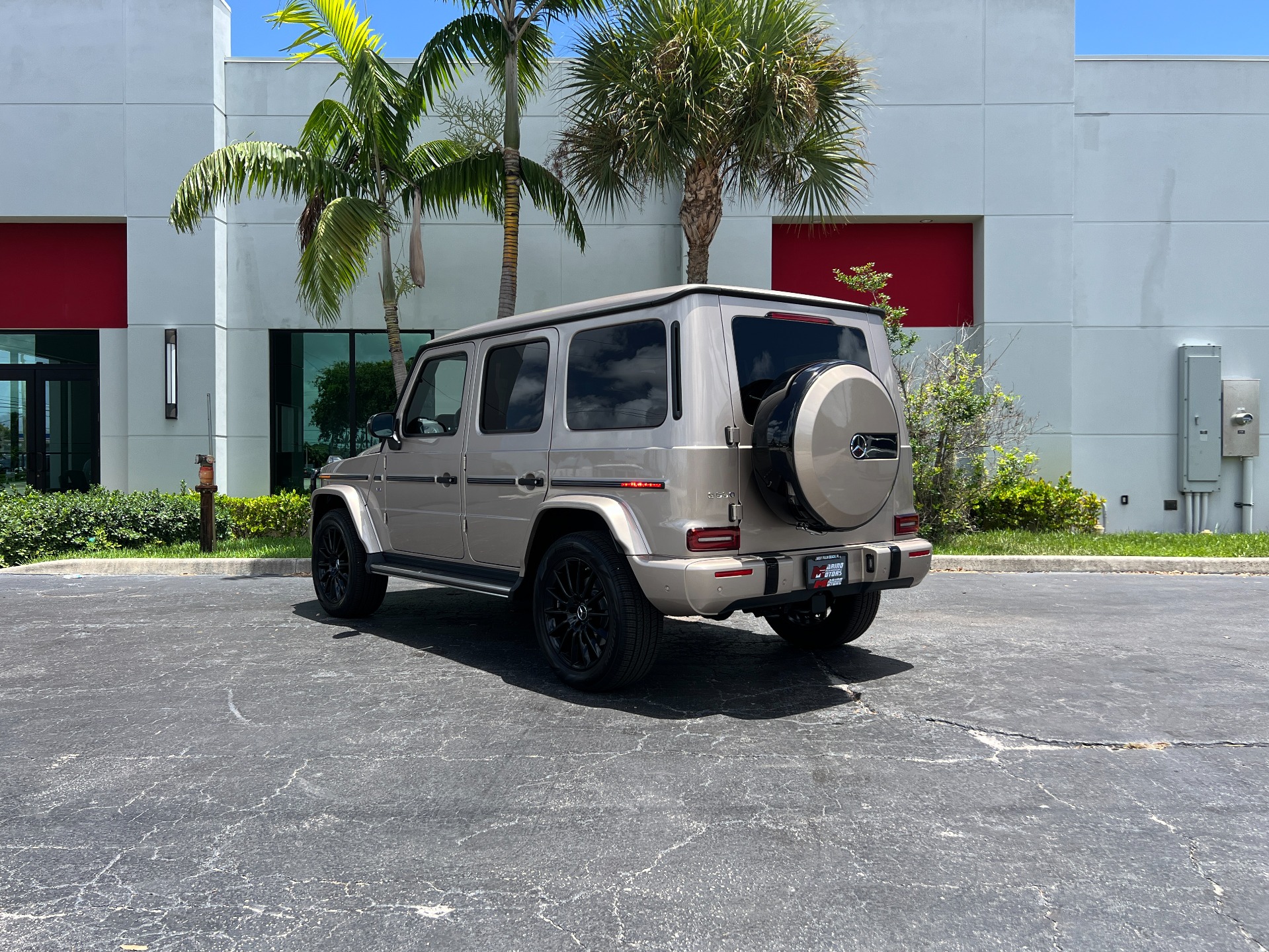 Used-2022-Mercedes-Benz-G-Class-G-550