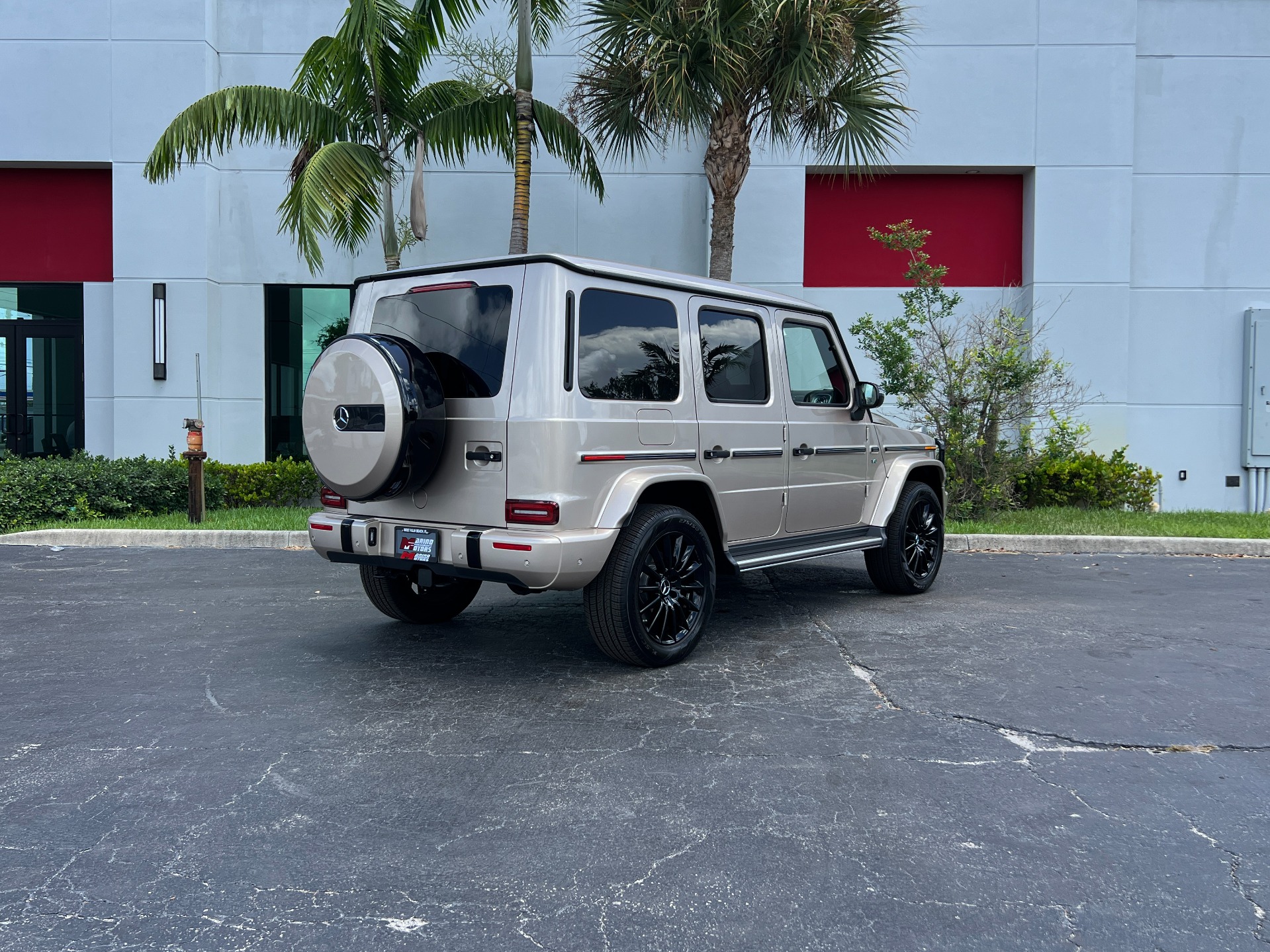 Used-2022-Mercedes-Benz-G-Class-G-550