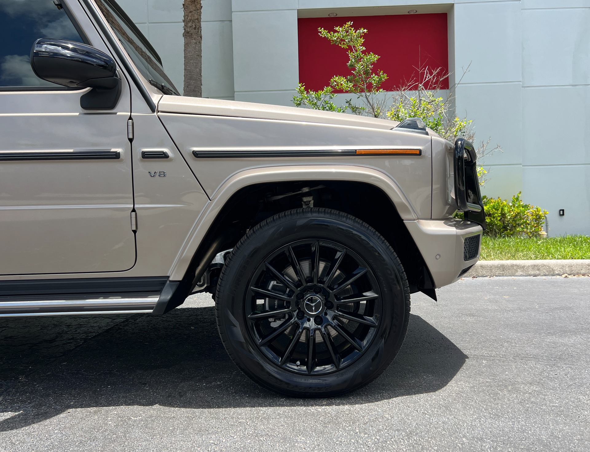 Used-2022-Mercedes-Benz-G-Class-G-550