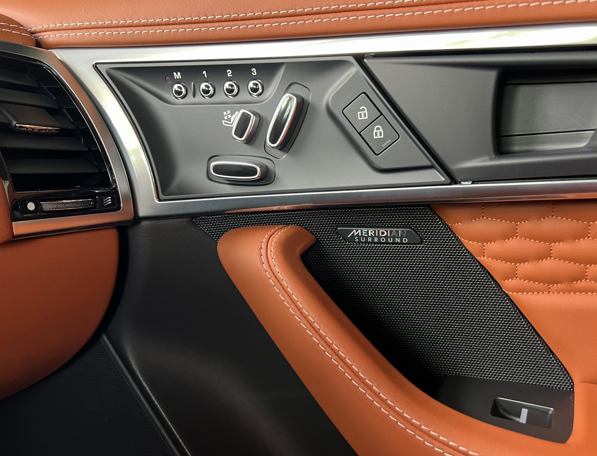 Used-2022-Jaguar-F-TYPE-R