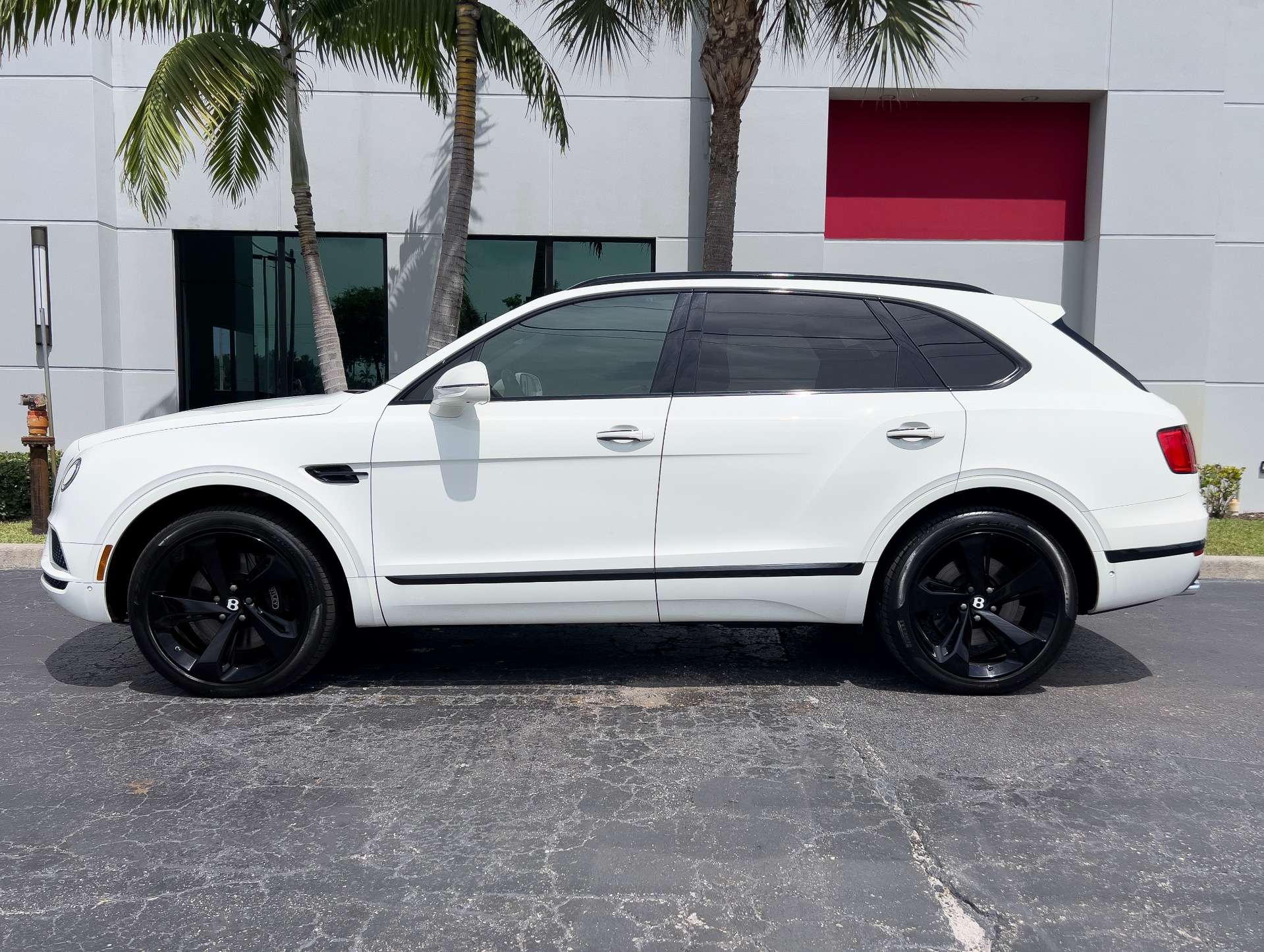 Used-2018-Bentley-Bentayga-W12-Signature-Edition