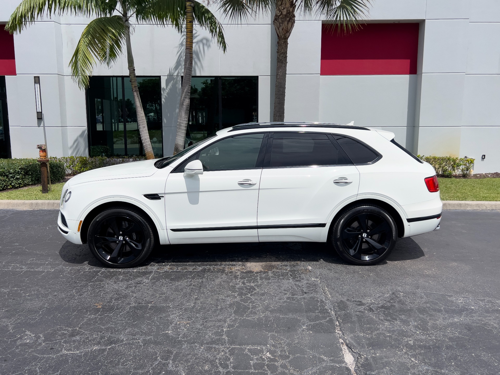 Used-2018-Bentley-Bentayga-W12-Signature-Edition