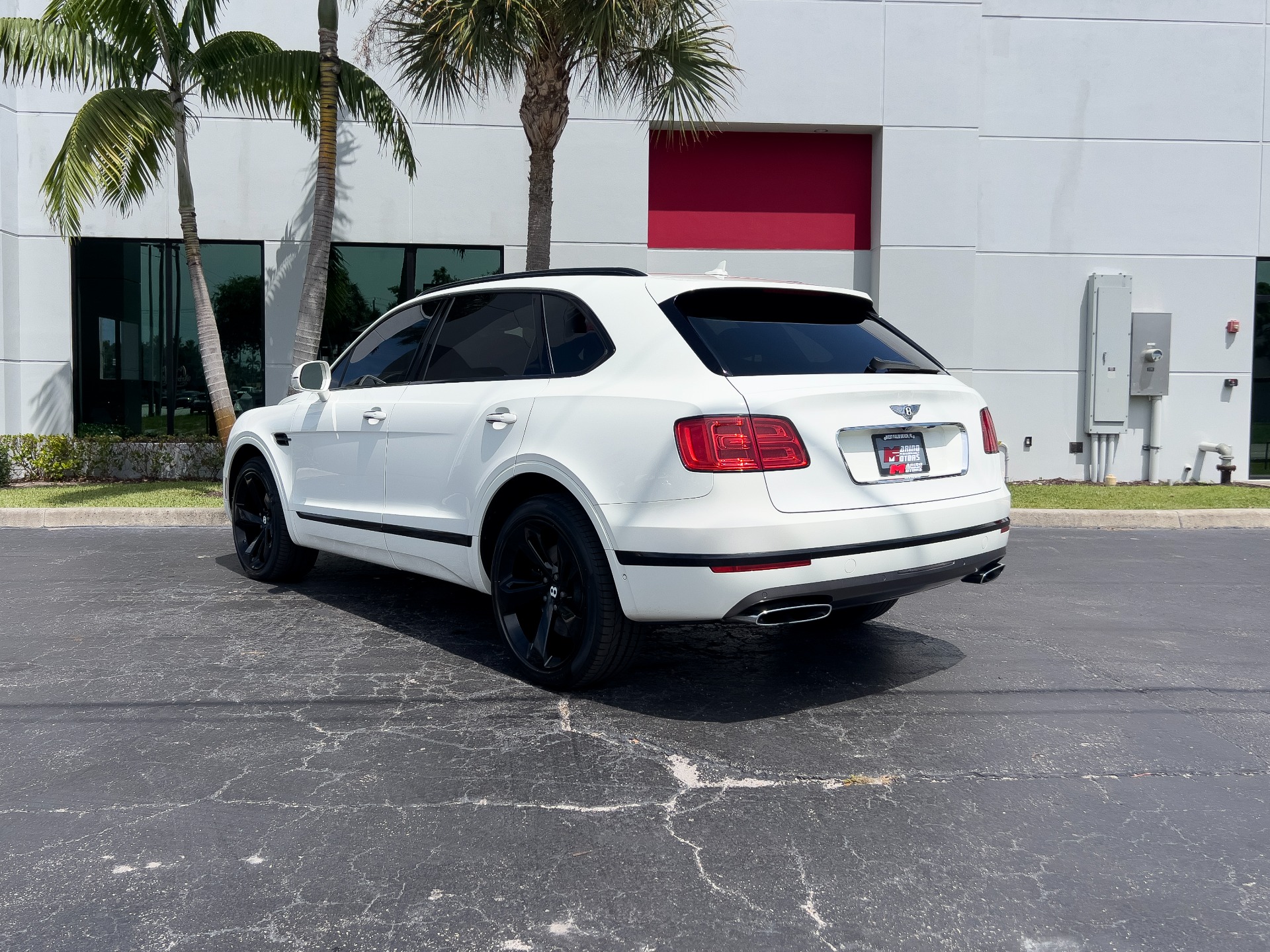 Used-2018-Bentley-Bentayga-W12-Signature-Edition
