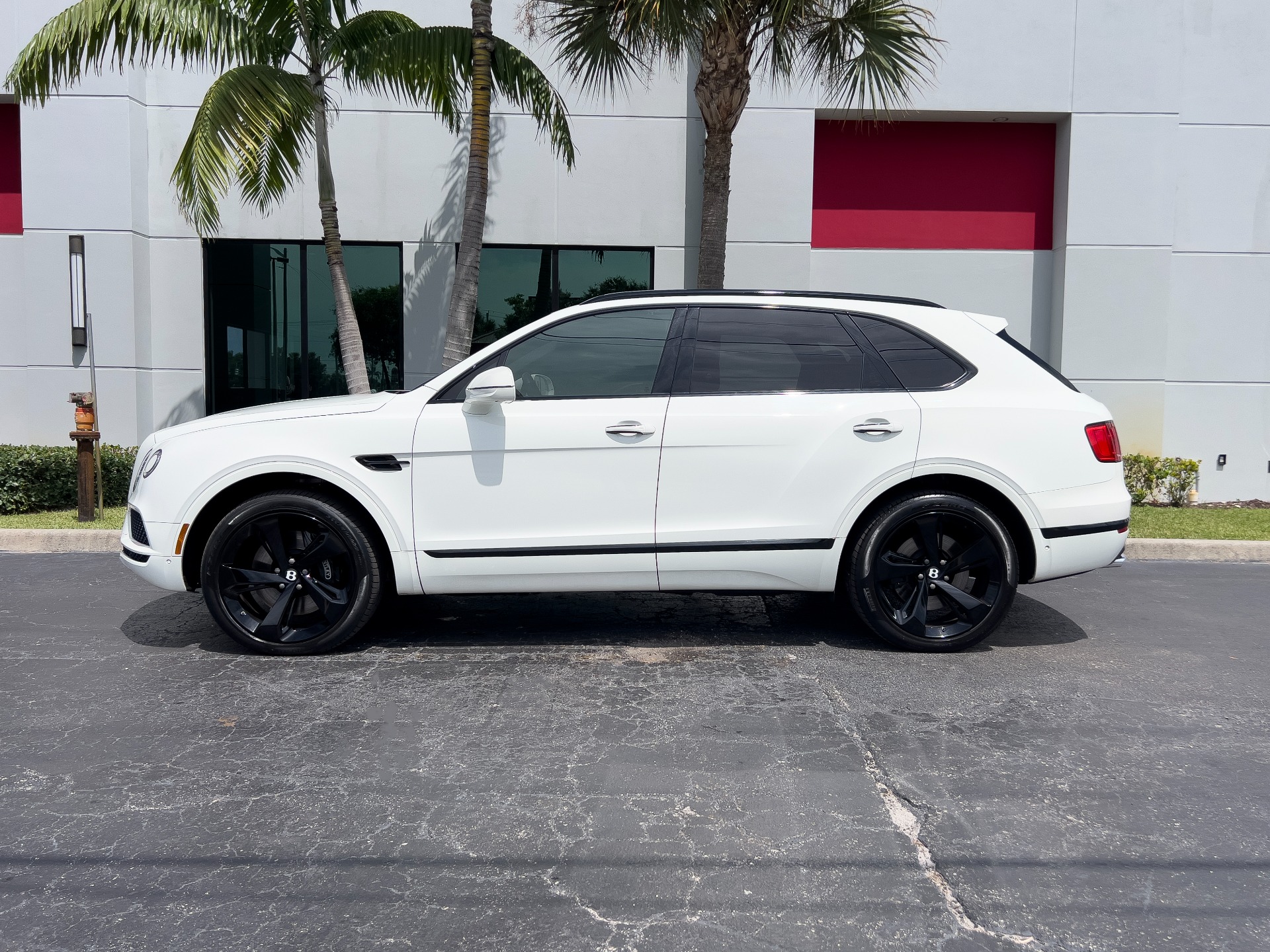 Used-2018-Bentley-Bentayga-W12-Signature-Edition