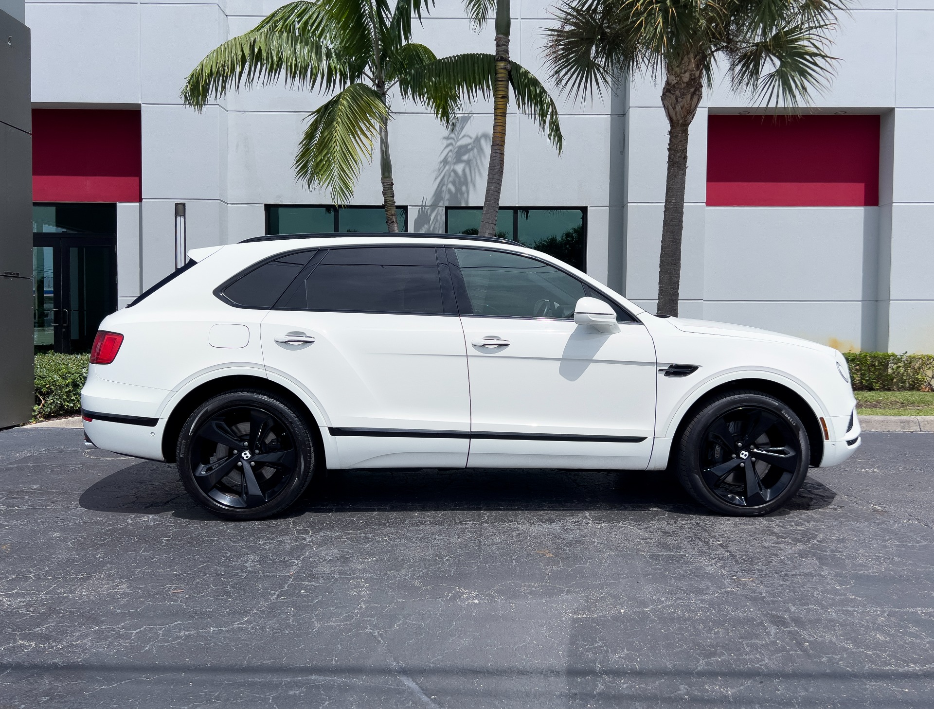 Used-2018-Bentley-Bentayga-W12-Signature-Edition