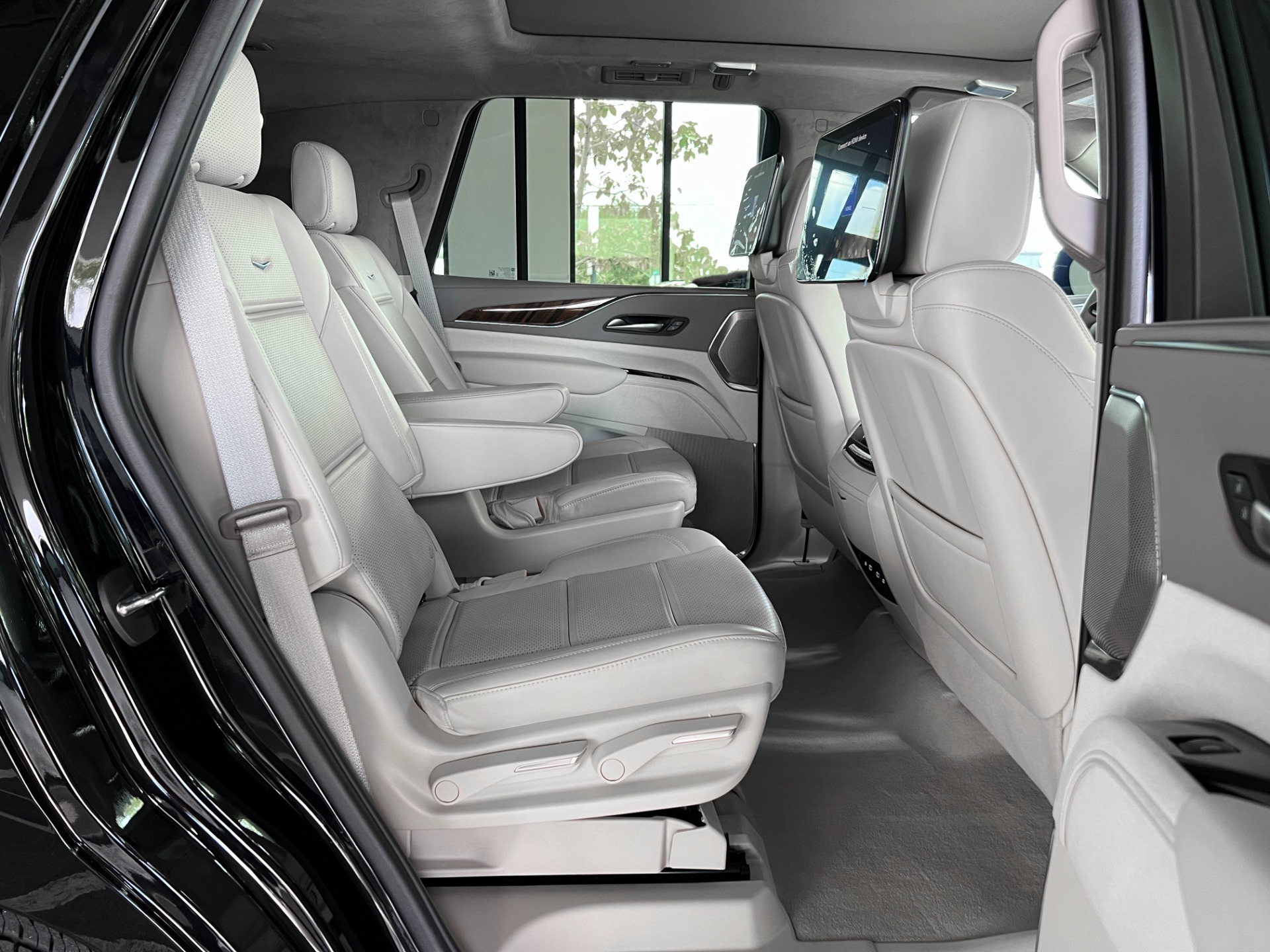 Used-2024-Cadillac-Escalade-Sport-Platinum