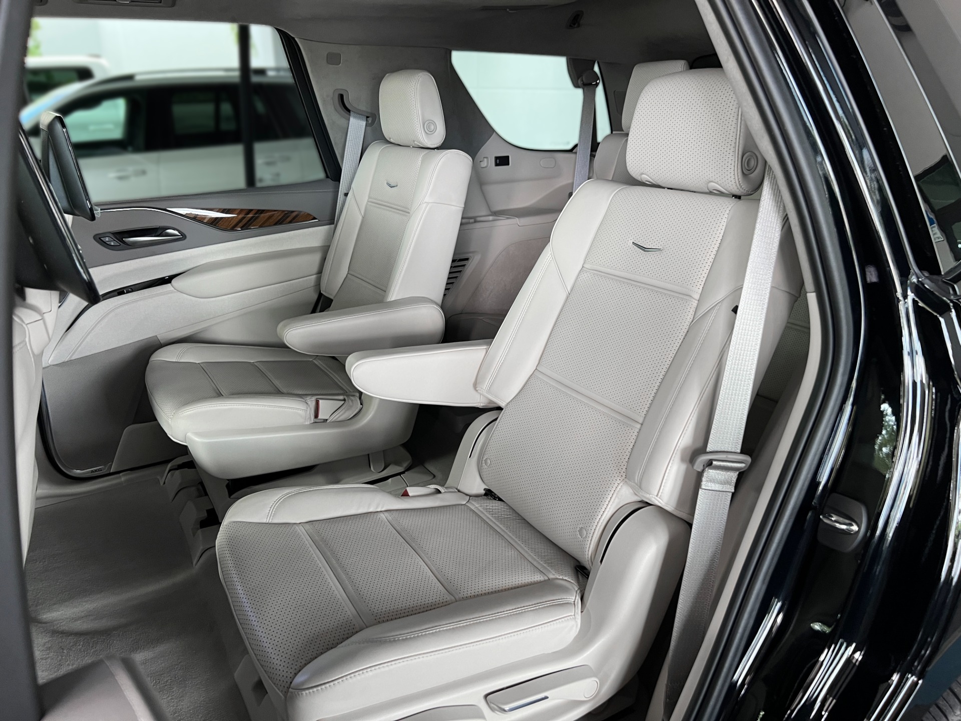 Used-2024-Cadillac-Escalade-Sport-Platinum