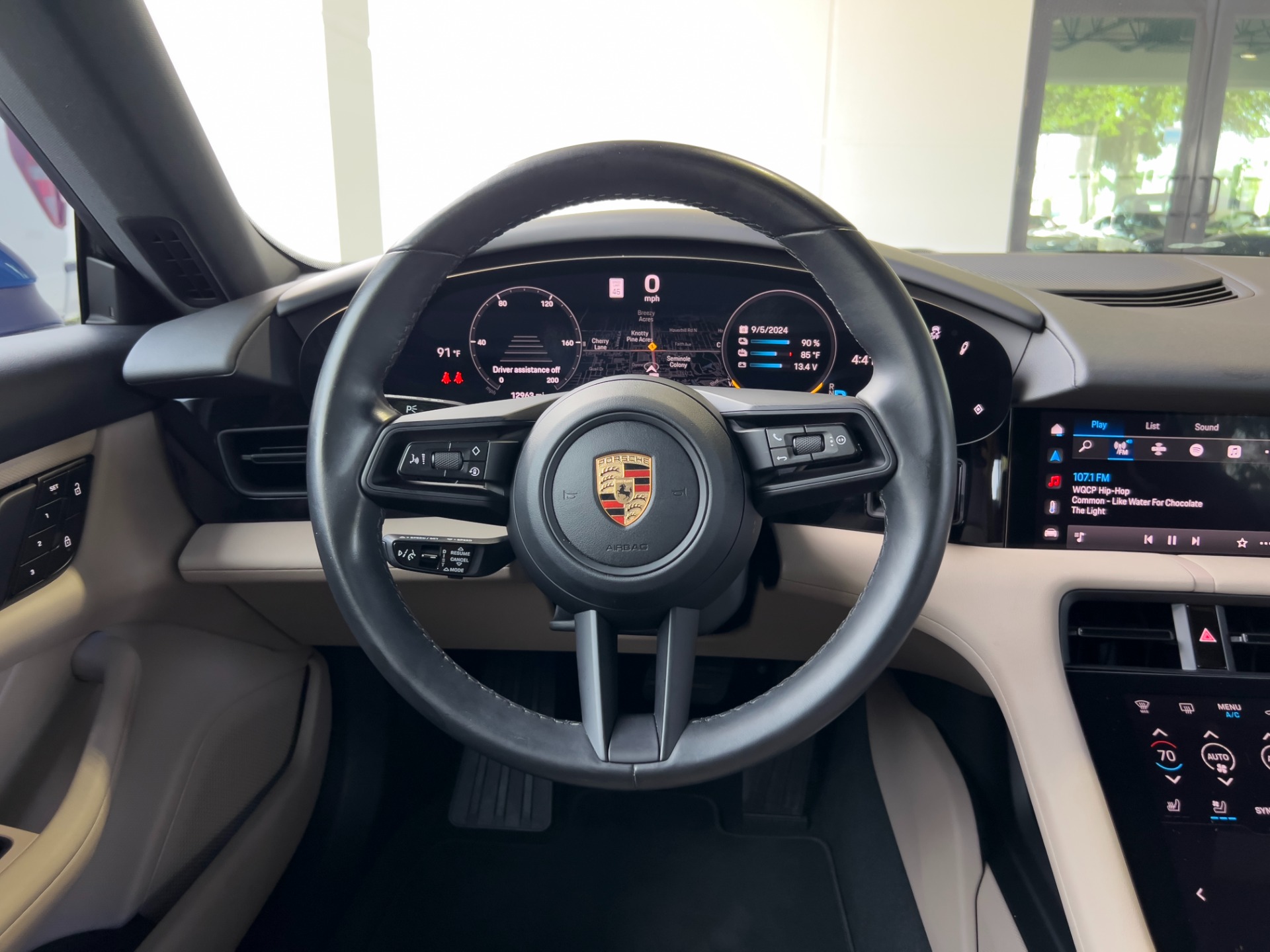 Used-2023-Porsche-Taycan