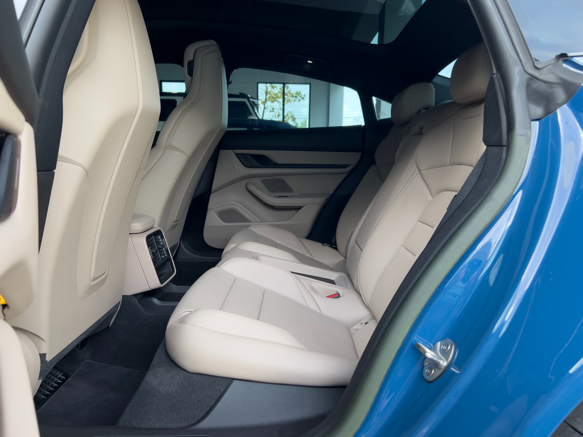 Used-2023-Porsche-Taycan