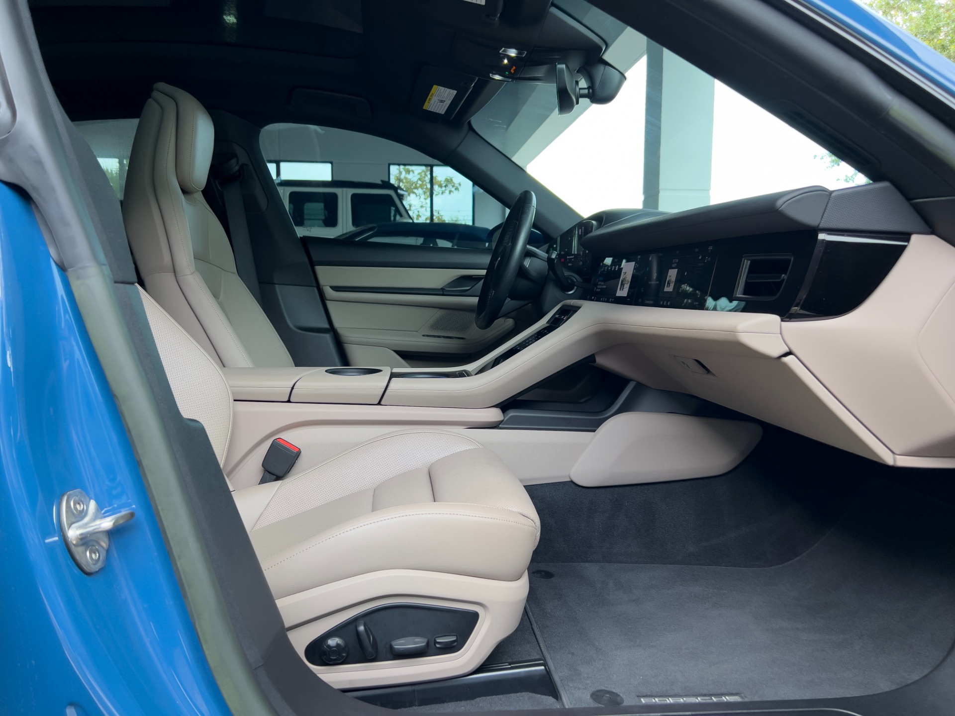 Used-2023-Porsche-Taycan