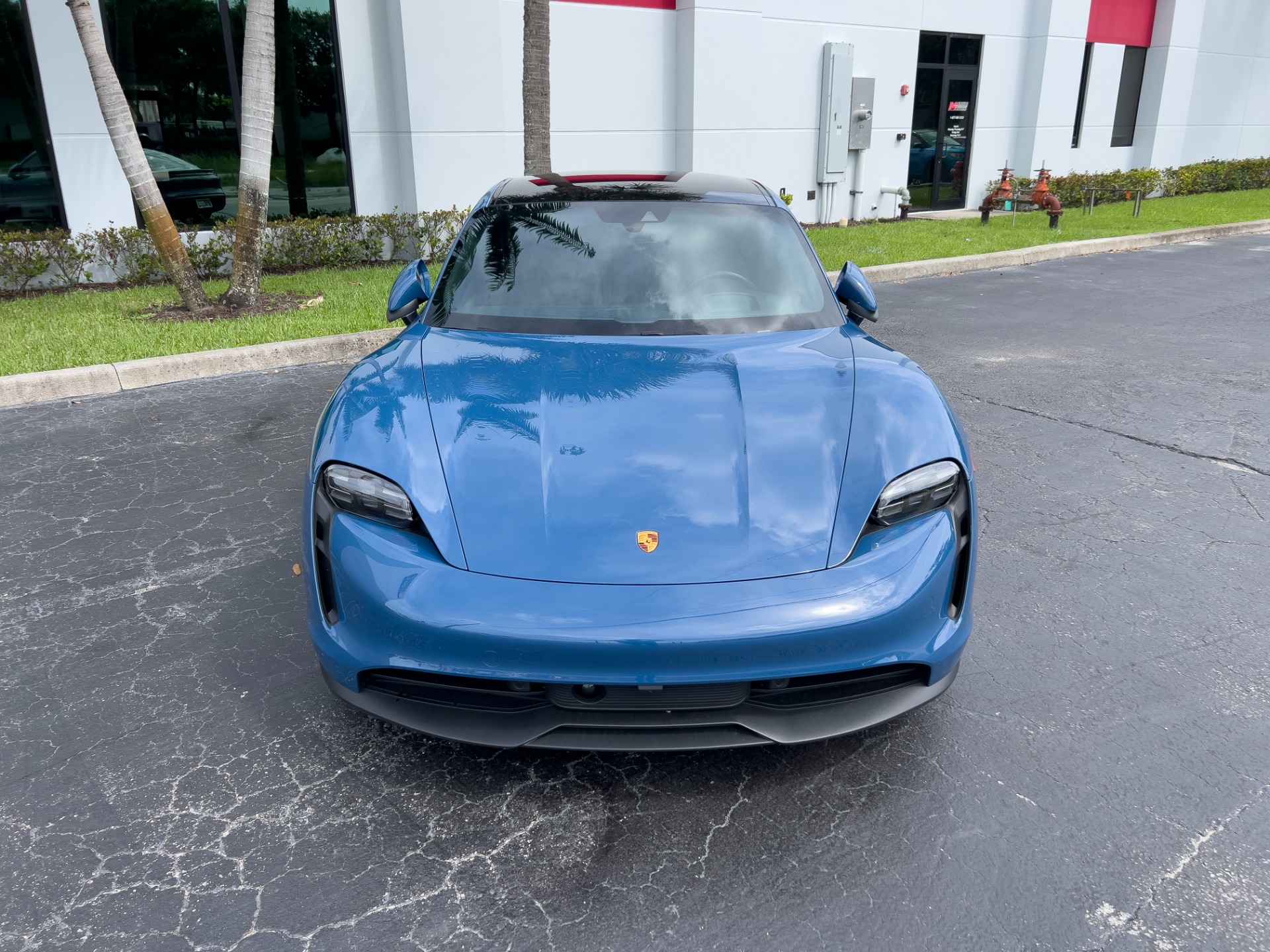 Used-2023-Porsche-Taycan