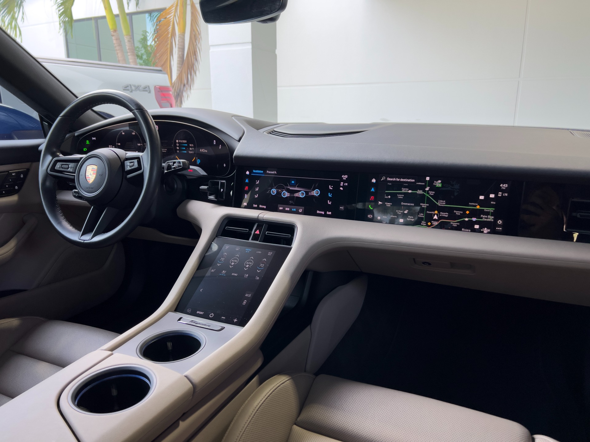 Used-2023-Porsche-Taycan