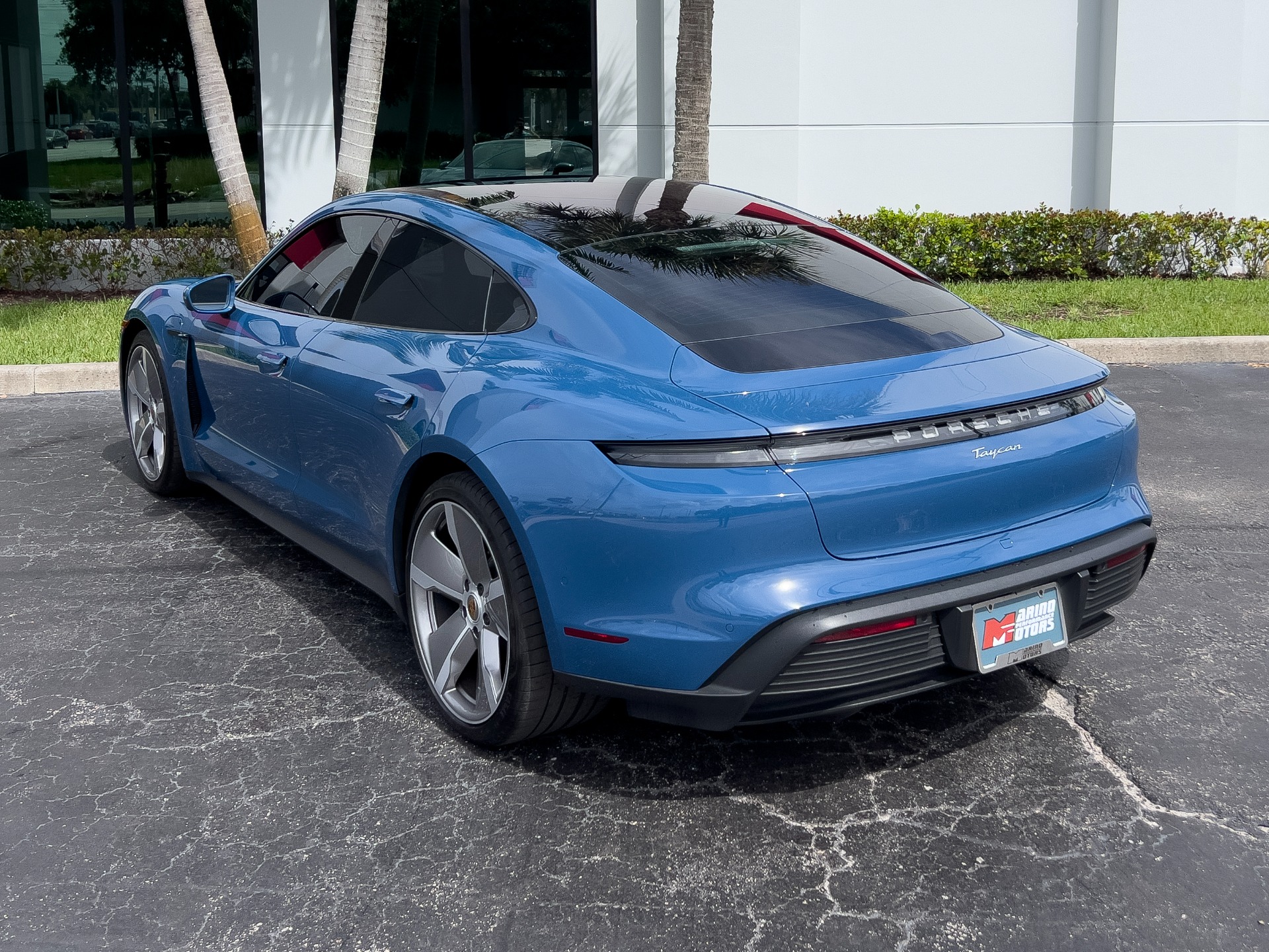 Used-2023-Porsche-Taycan