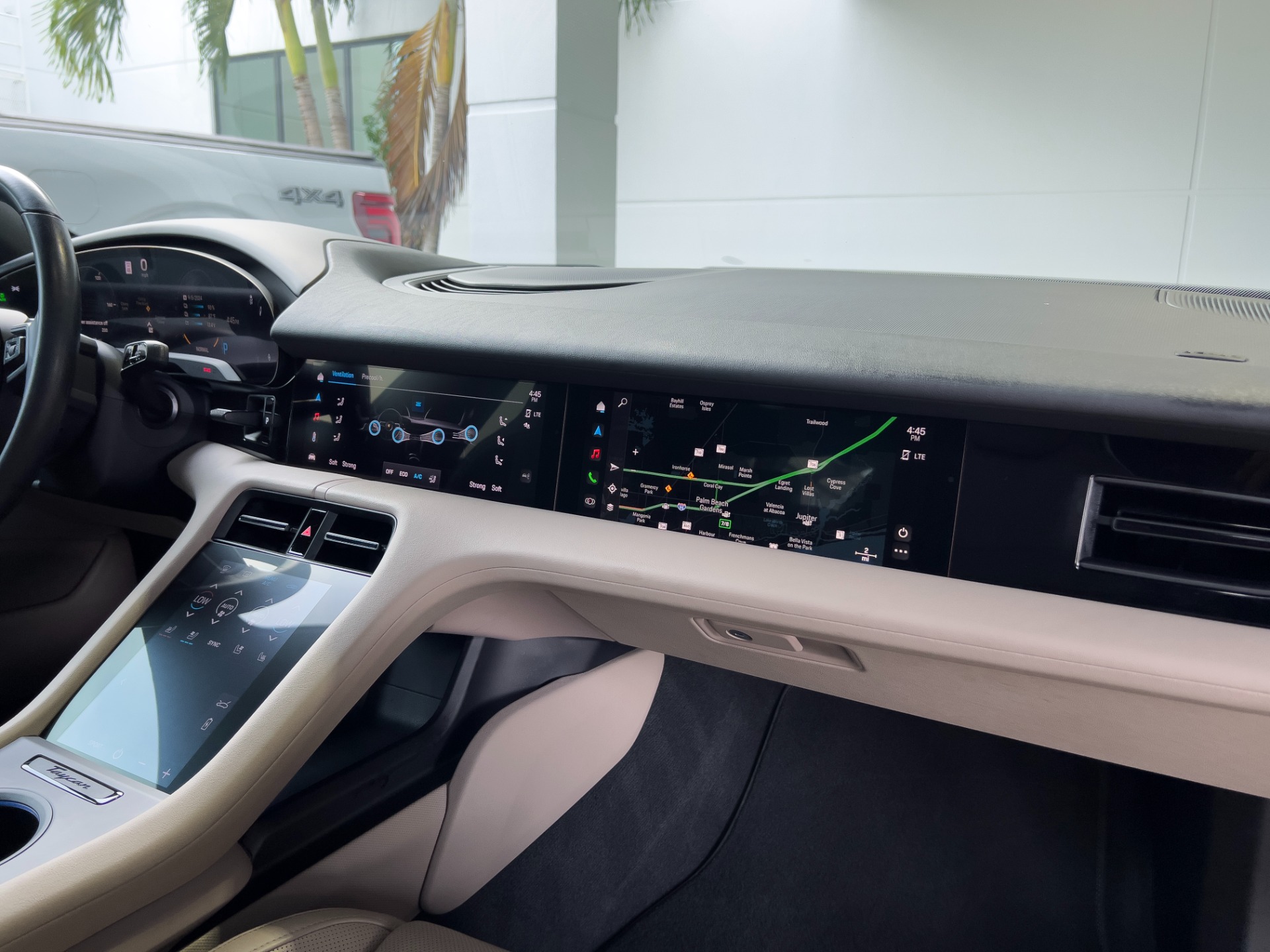 Used-2023-Porsche-Taycan