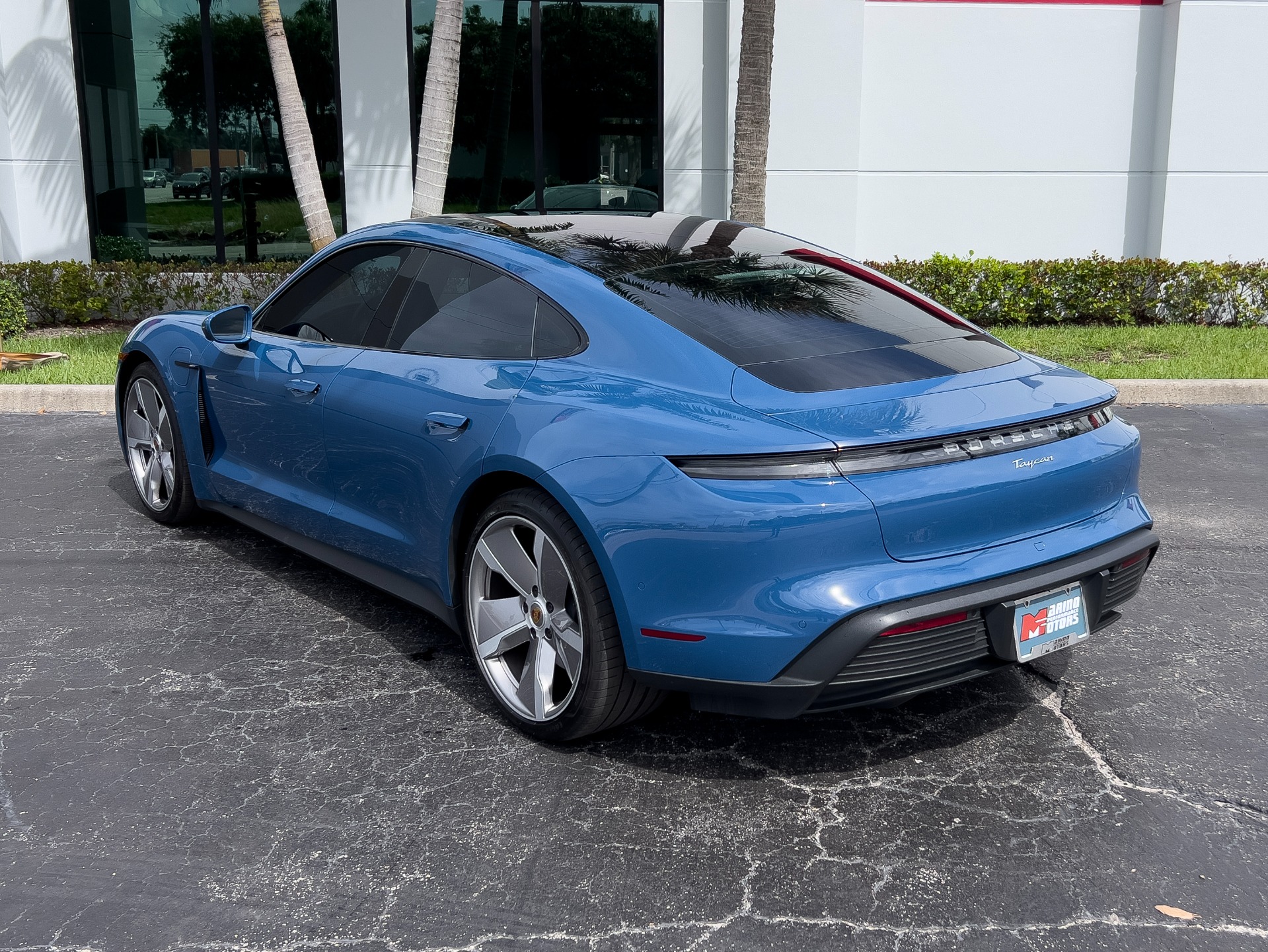 Used-2023-Porsche-Taycan