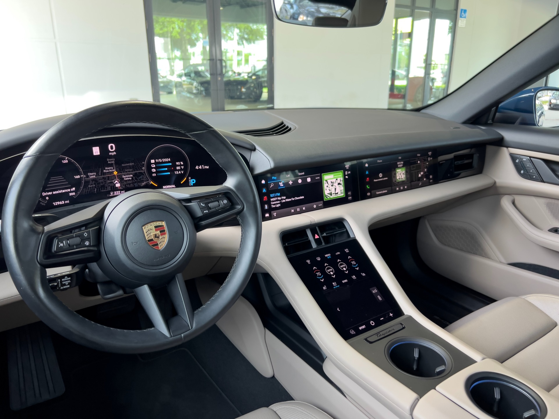 Used-2023-Porsche-Taycan